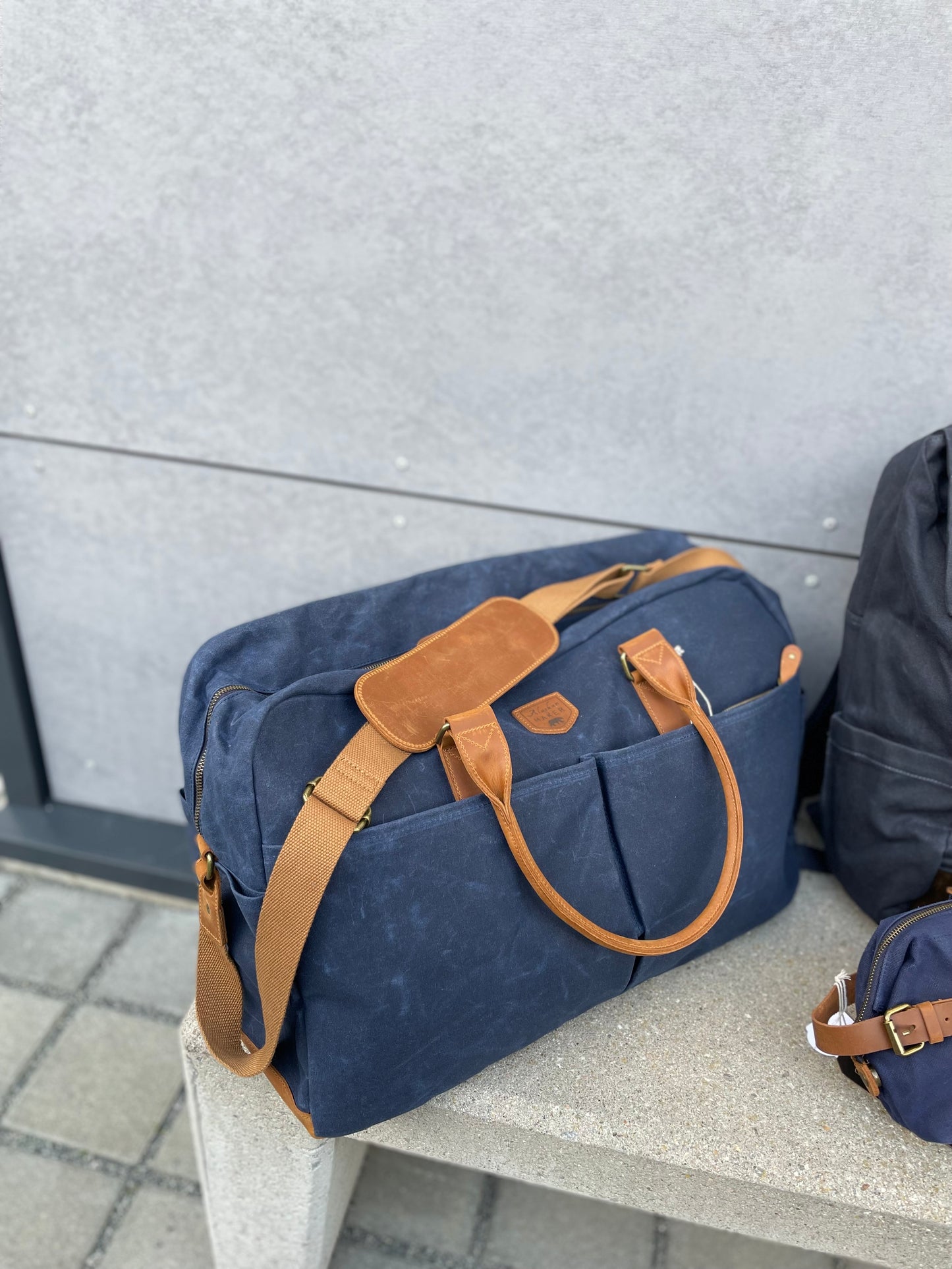 Sac de voyage bleu en toile waxée et cuir - Alaskan Maker