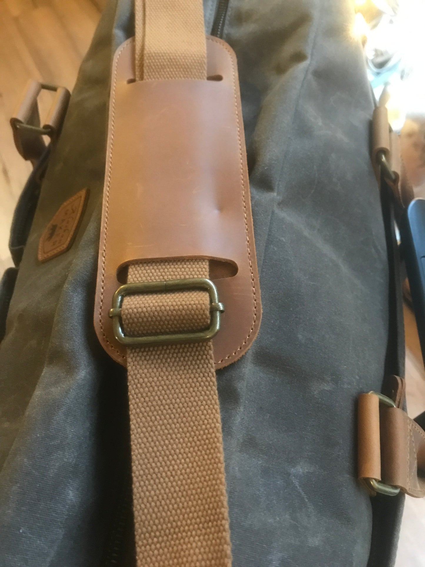 Sac de voyage kaki en toile waxée et cuir - Alaskan Maker