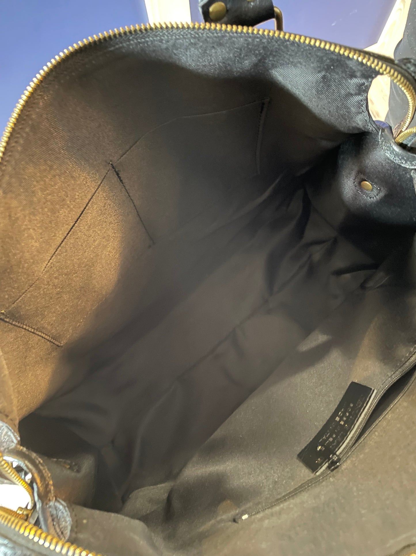 Sac Amandine en cuir noir irisé grand format