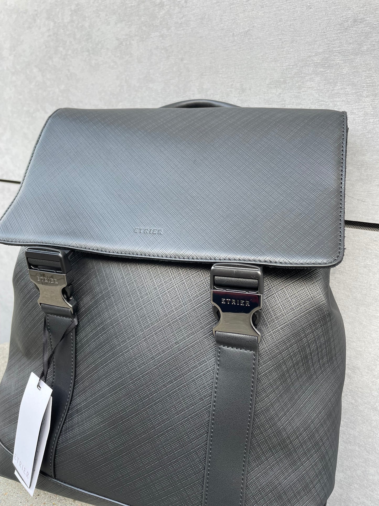 Sac à dos business en cuir ligne Flèche 1 compartiment PC 15’´- Etrier