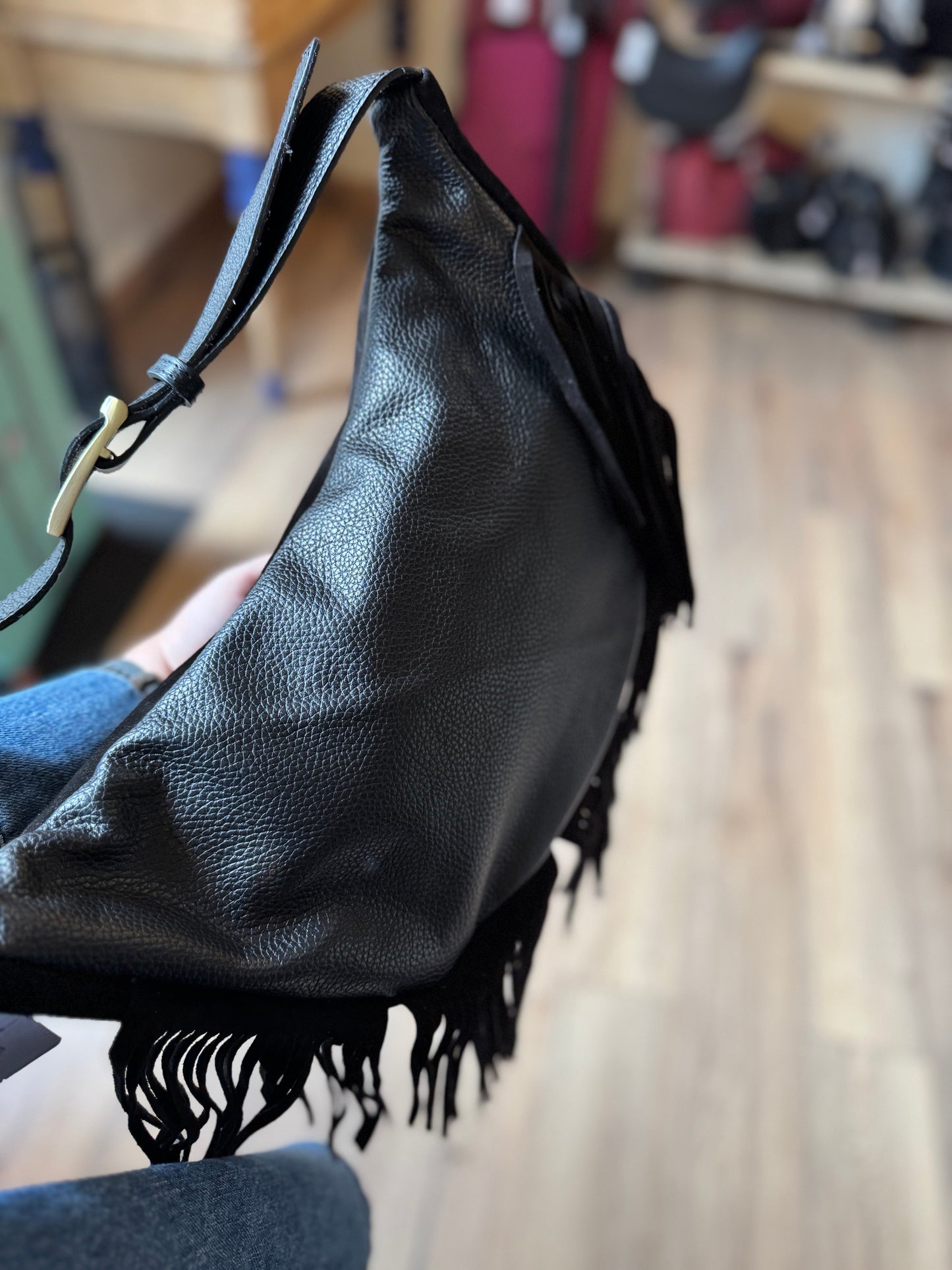 Banane Happy en daim et cuir grainé avec franges coloris noir