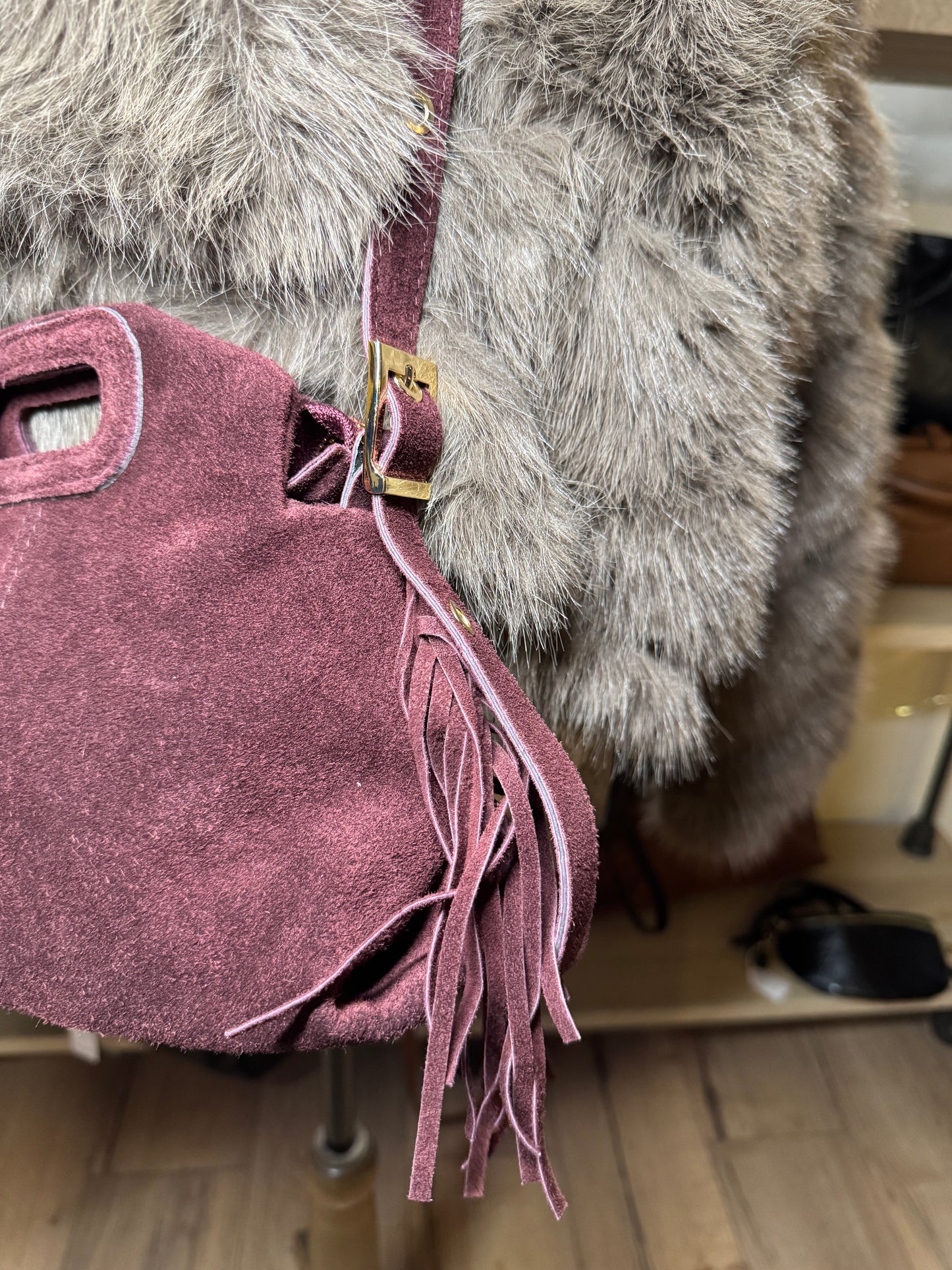 Sac Manon en daim et franges coloris bordeaux