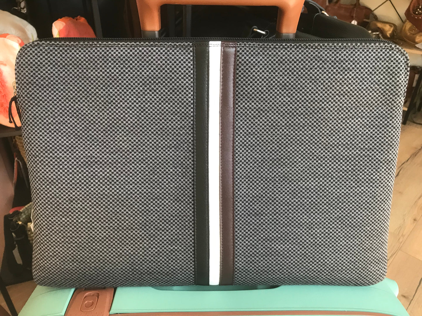 Pochette ordinateur E2R 15 pouces en tissu et cuir upcyclé