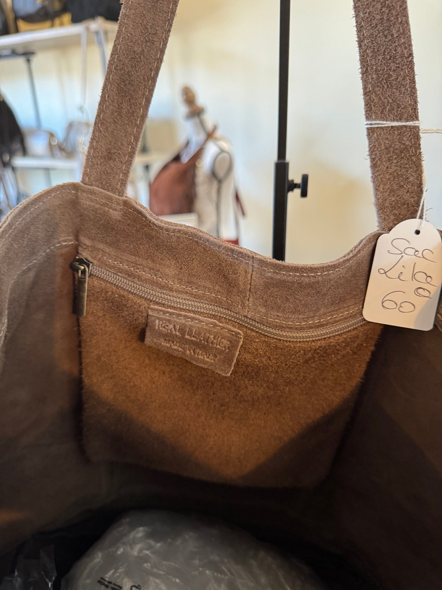 Sac cabas Lila en cuir suédé avec strass (coloris taupe)