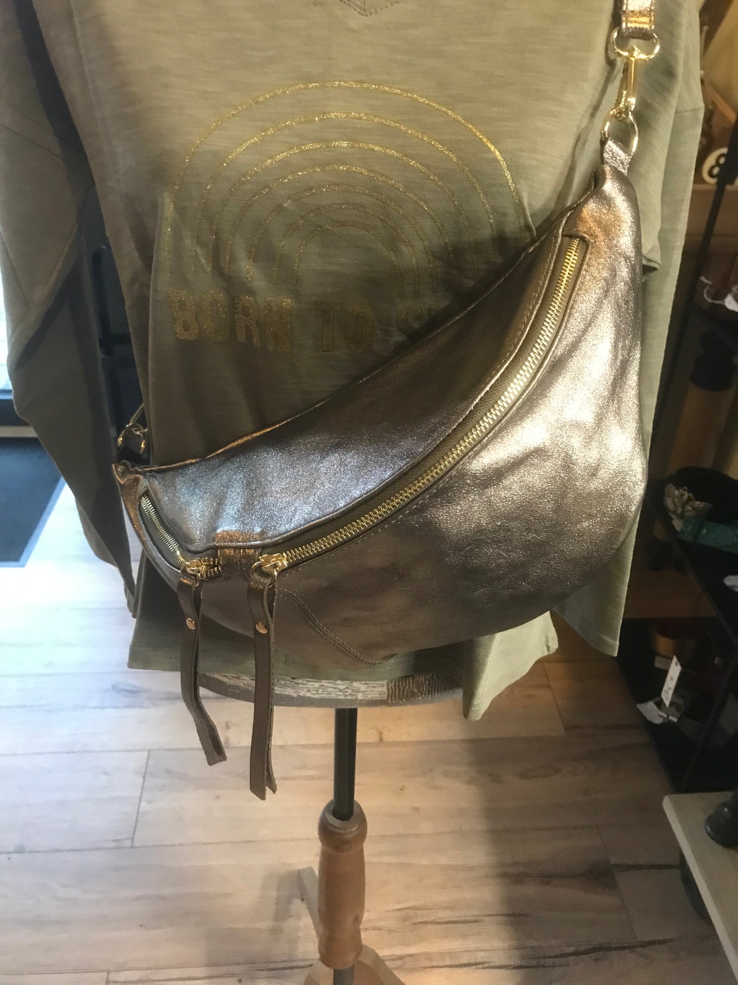 Banane XXL en cuir irisé Bronze