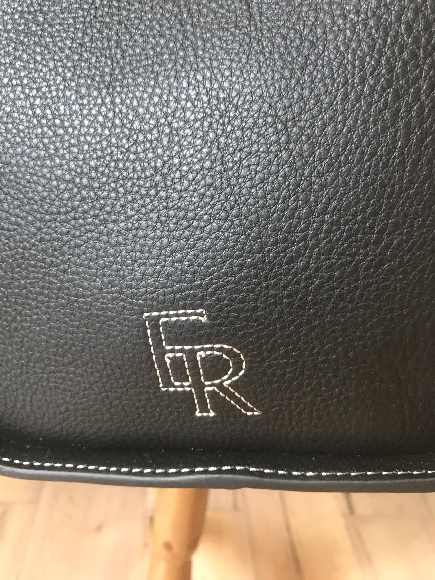 Sac bandoulière ligne Foudre Noir (Étrier)
