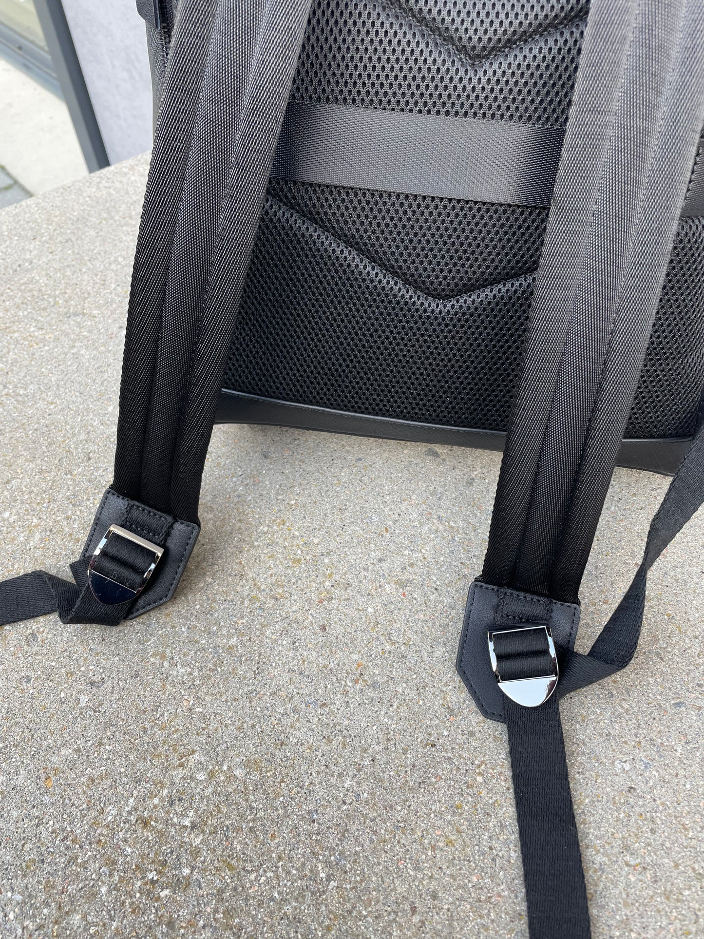 Sac à dos business en cuir ligne Flèche 1 compartiment PC 15’´- Etrier