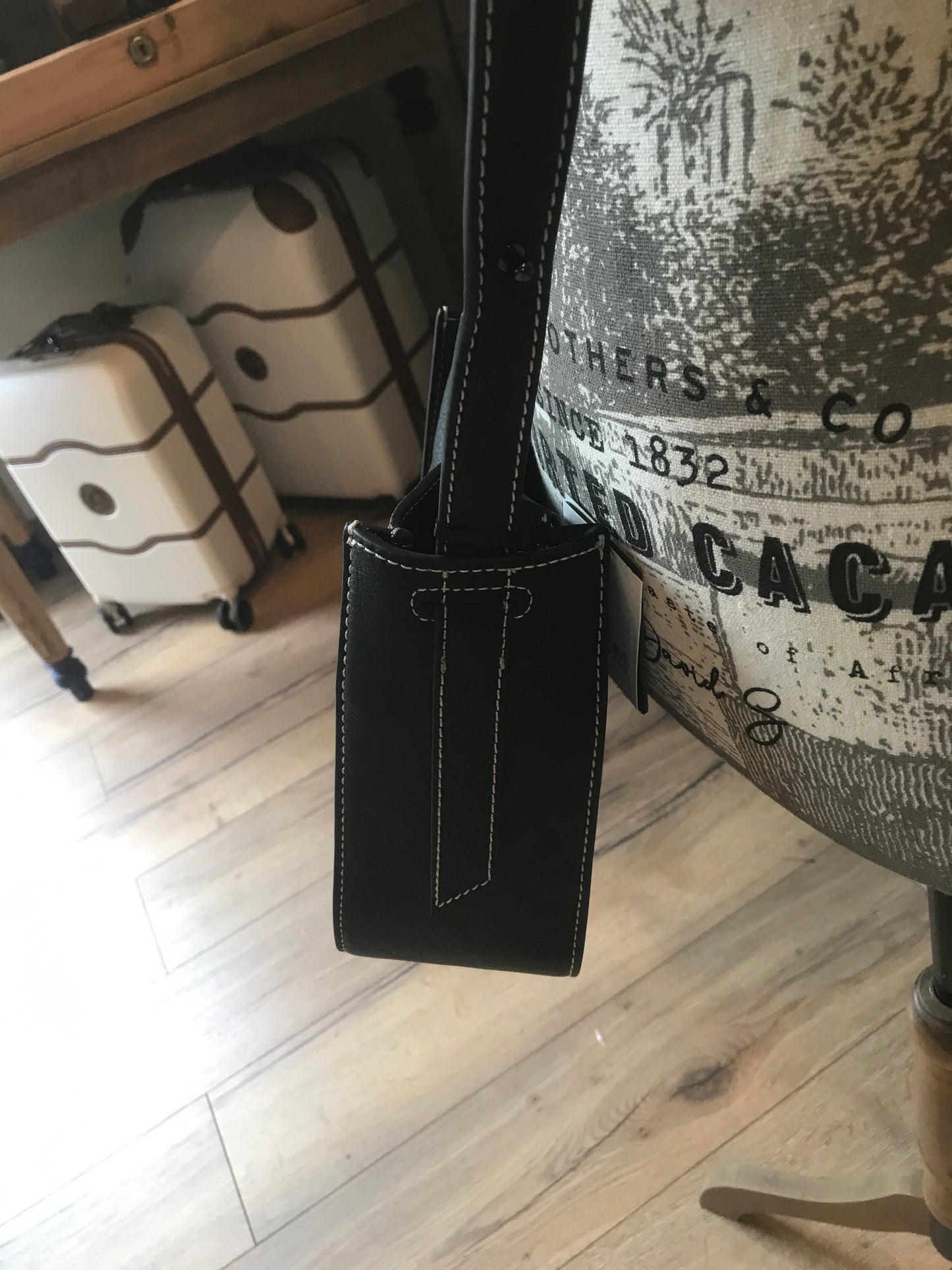 Sac bandoulière ligne Foudre Noir (Étrier)