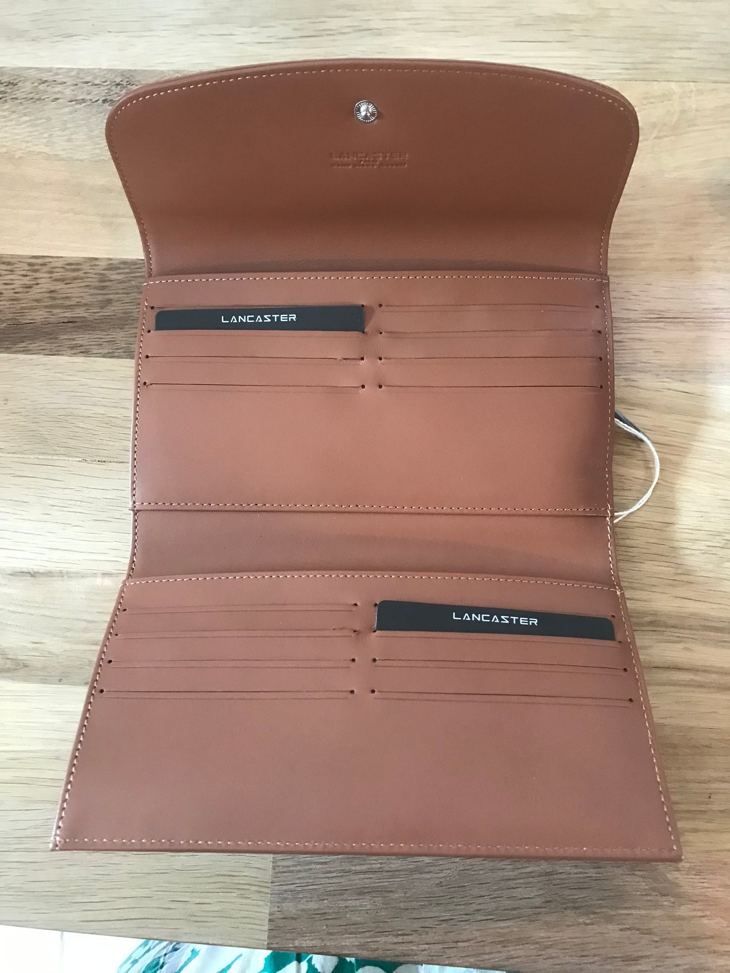 Portefeuille Compagnon en cuir lisse - ligne Paris PM- LANCASTER camel