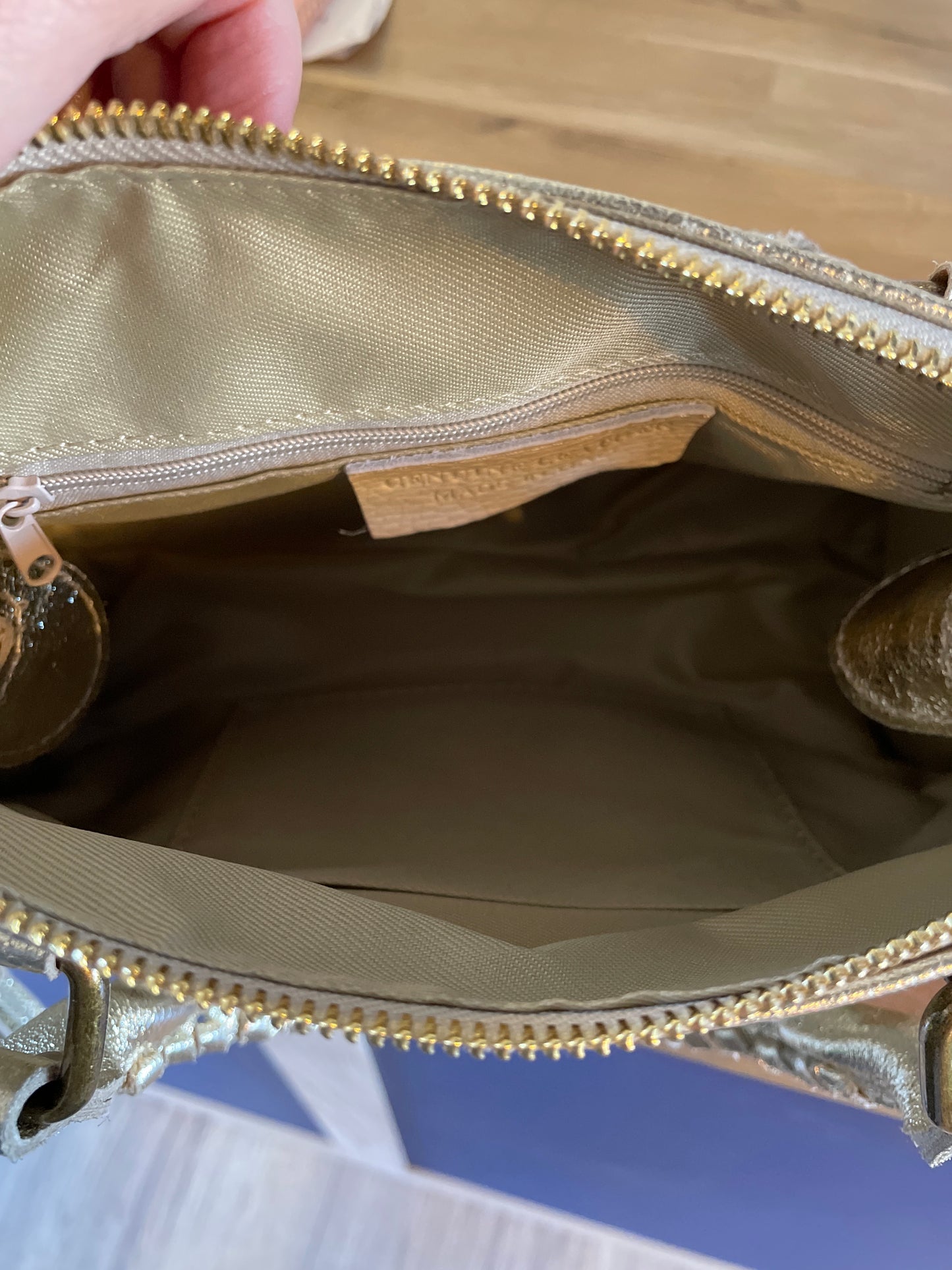 Sac Amandine mini en cuir irisé - Or