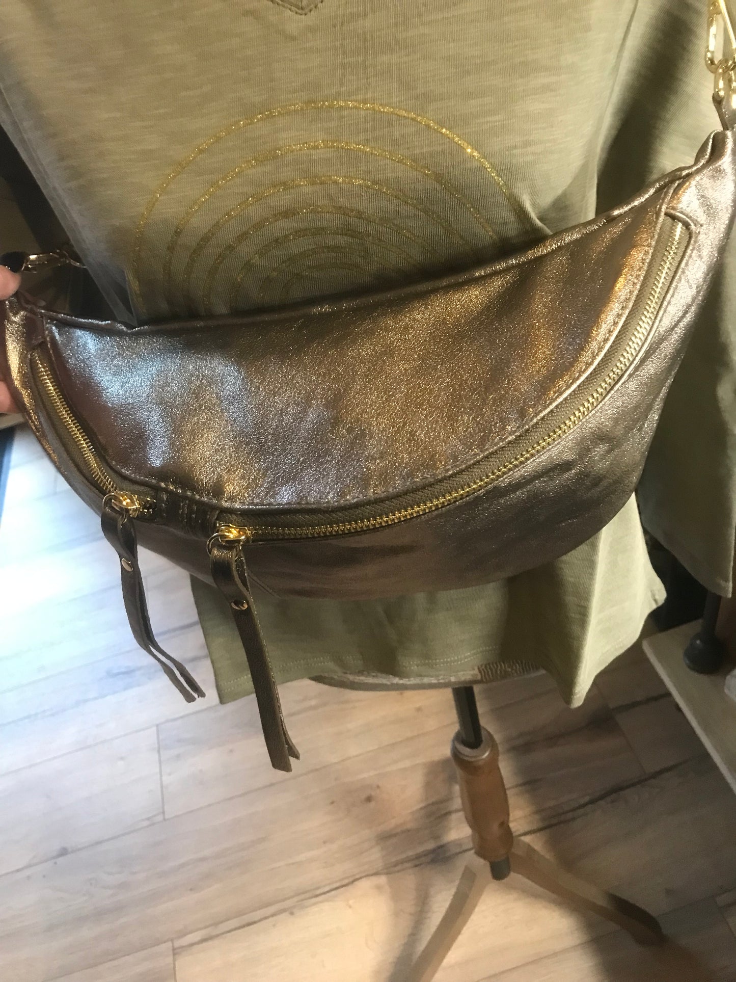Banane XXL en cuir irisé Bronze