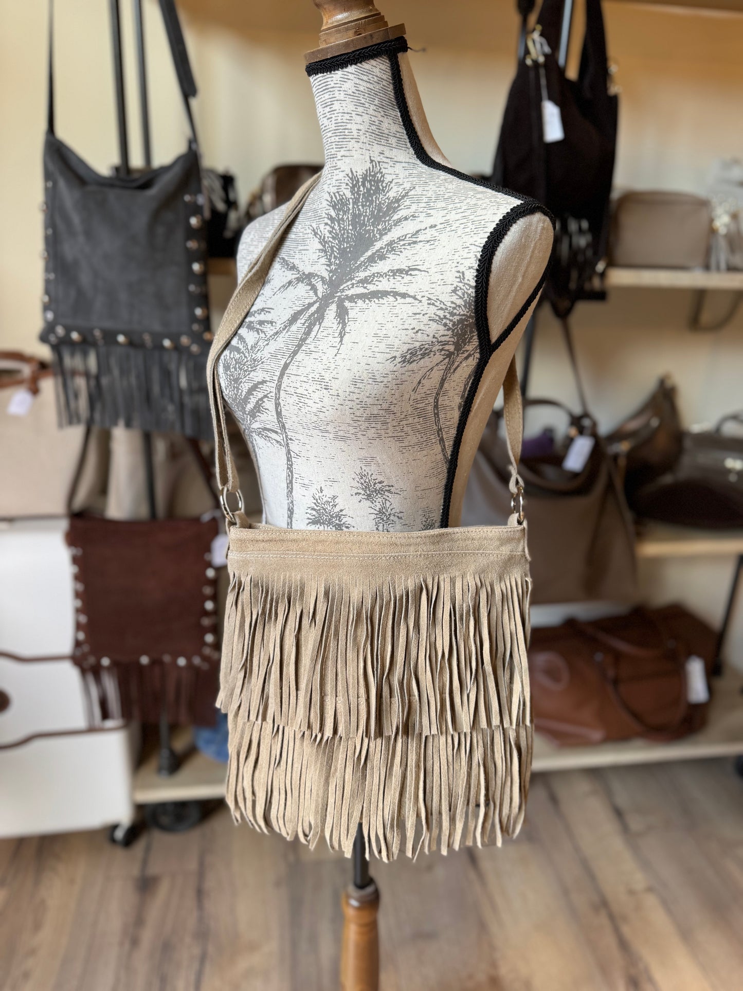 Sac Emma en daim et franges coloris sable