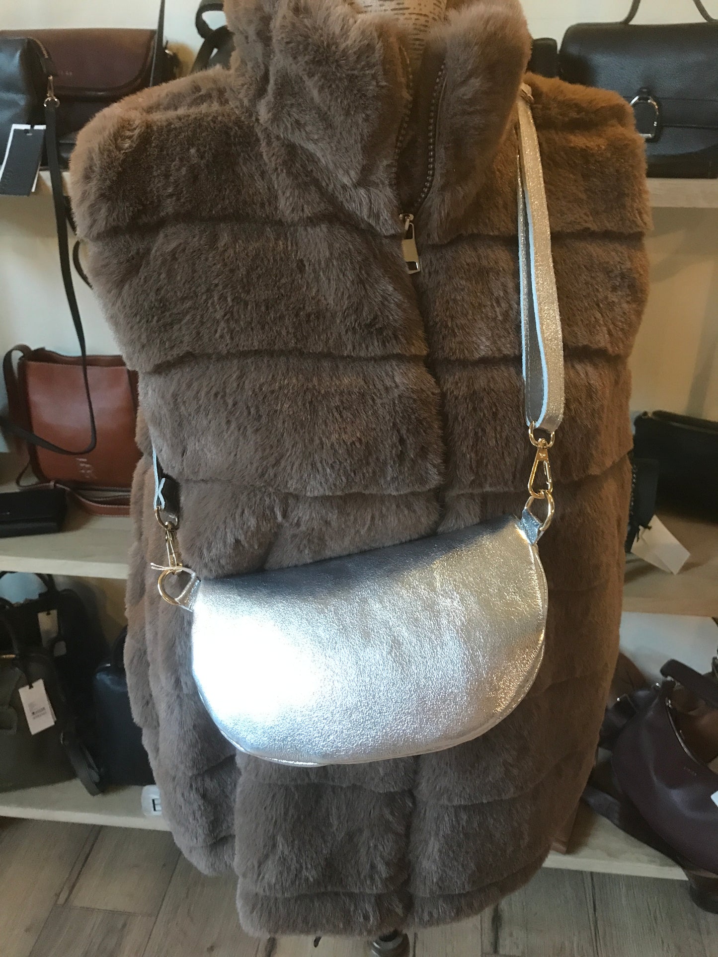 Banane Stella en cuir irisé argent