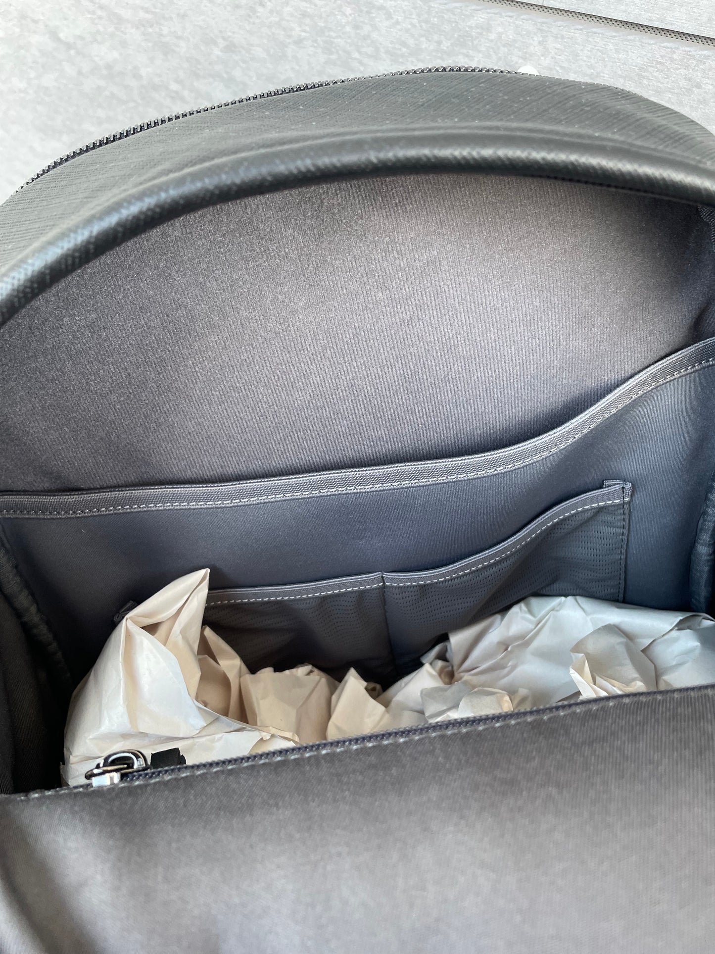 Sac à dos business en cuir Ligne Flèche 2 compartiments + PC 15’´- ETRIER