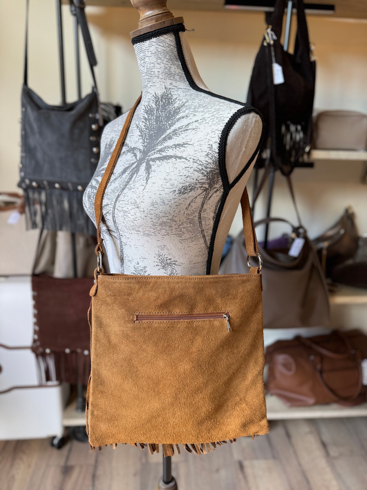 Sac Emma en daim et franges coloris cognac