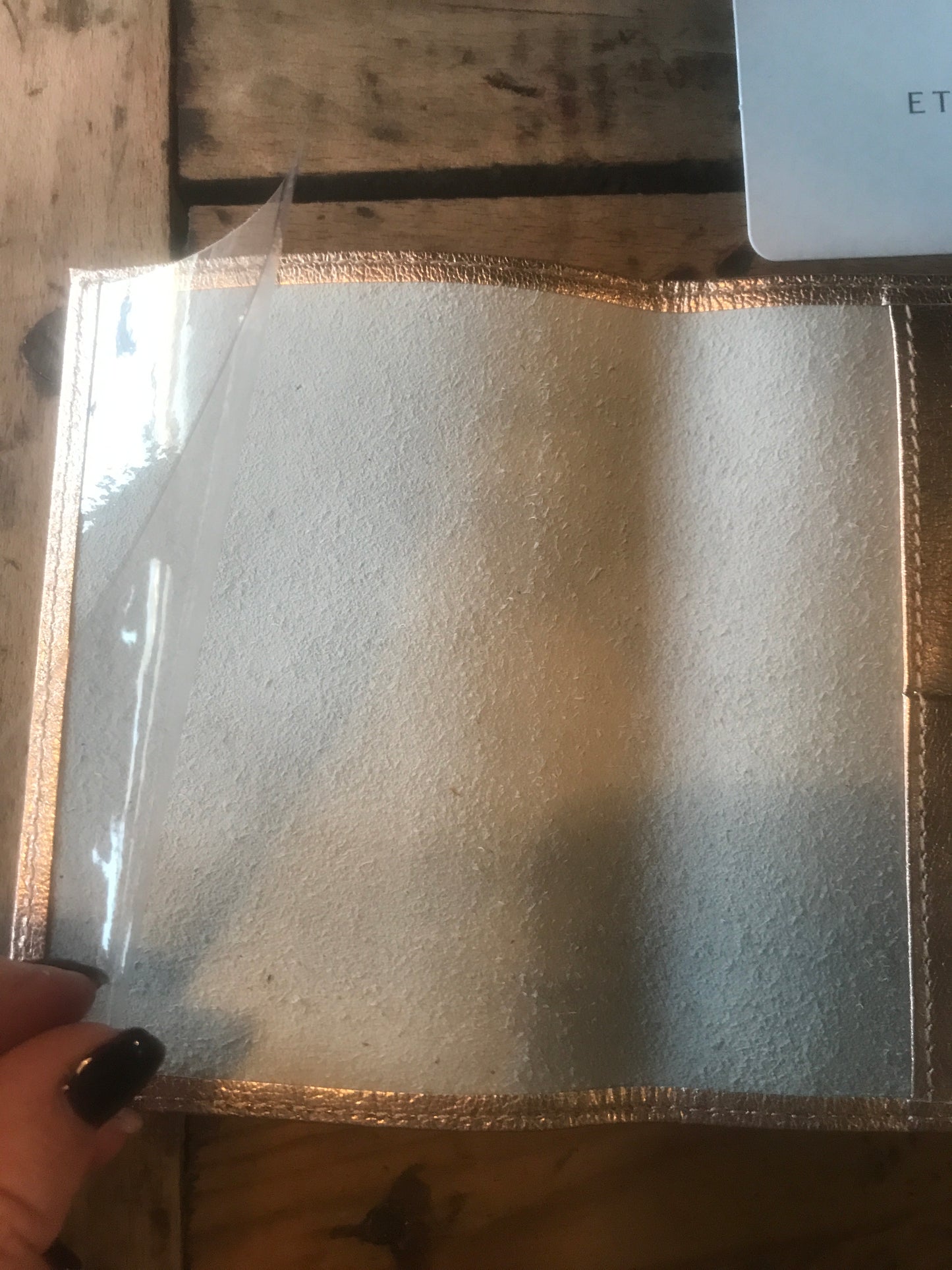 Etui passeport Étincelle irisée en cuir coloris Champagne - Etrier