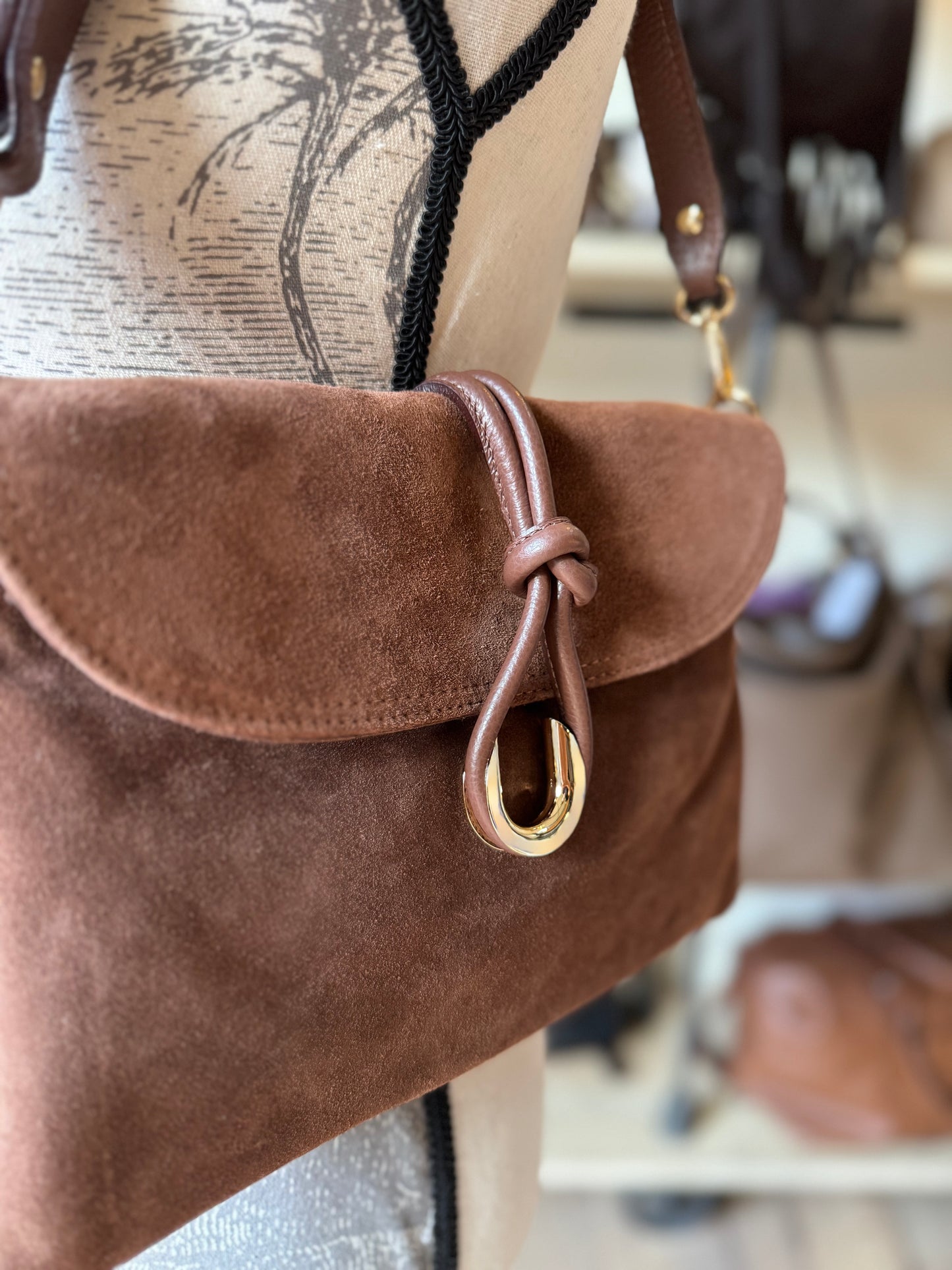 Sac Pochette Nattacha en cuir suédé coloris marron