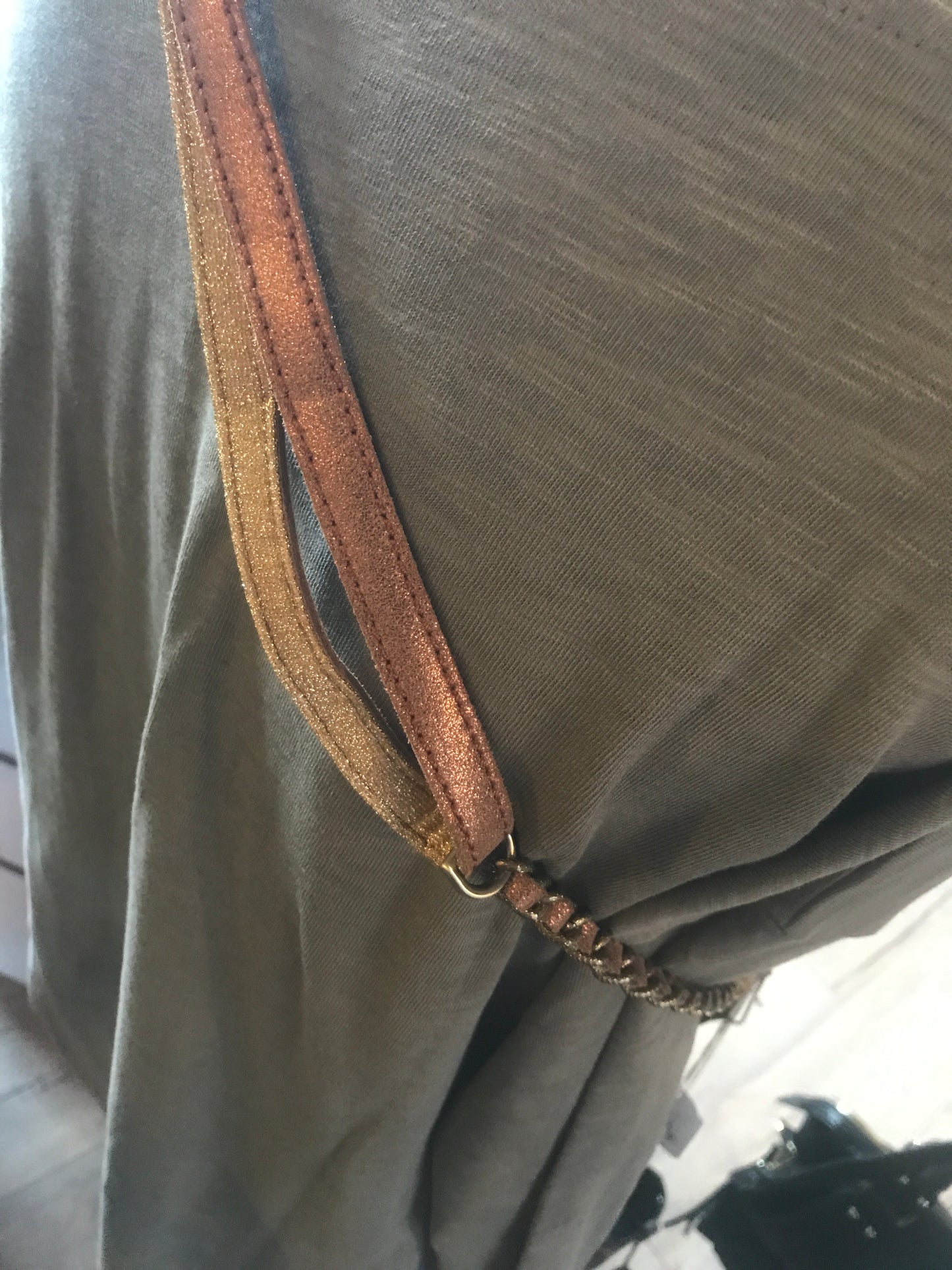Bandoulière STRAP mi-chaîne mi-cuir irisé coloris Camel - Mila Louise