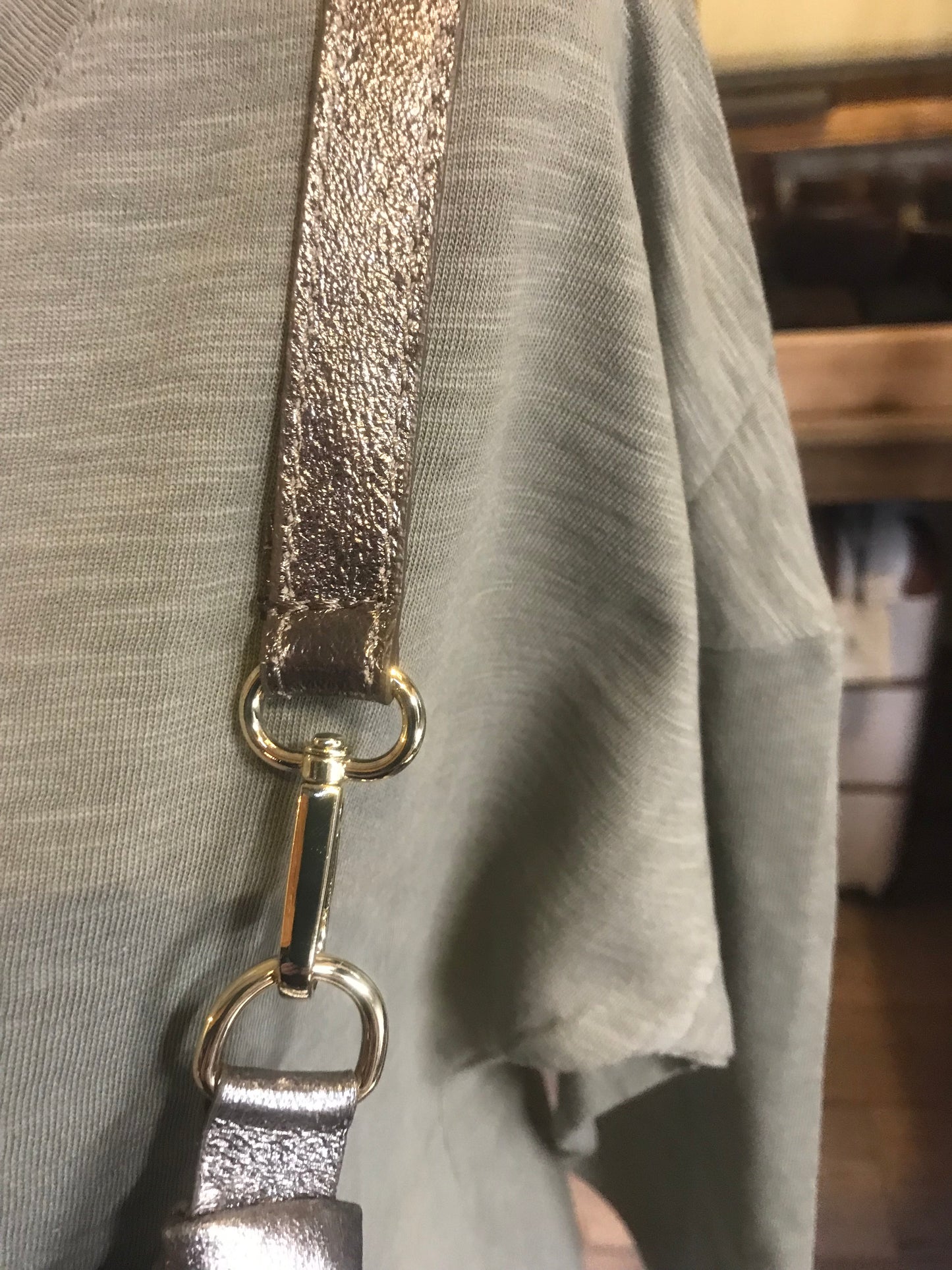 Banane XXL en cuir irisé Bronze