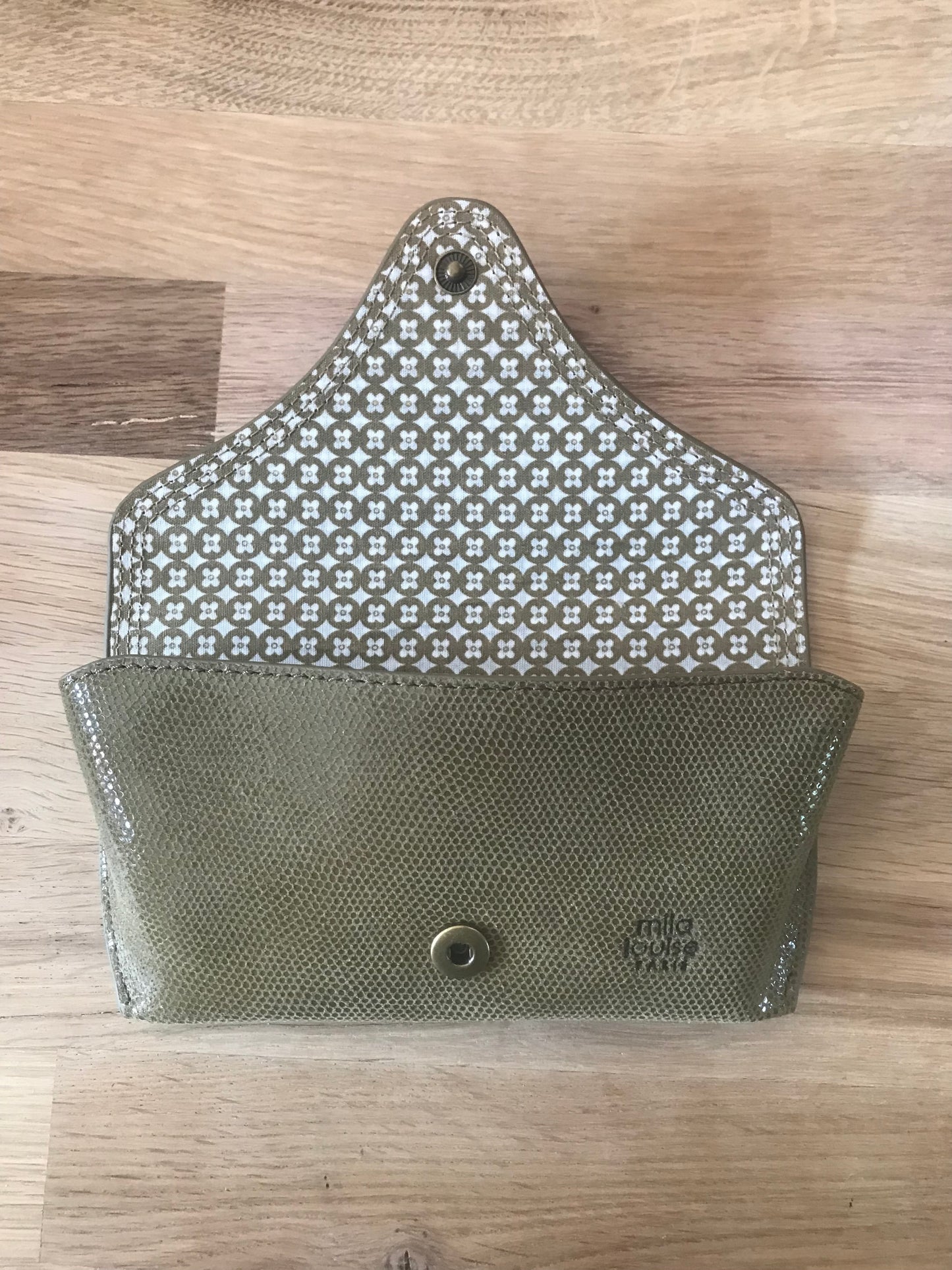 Étui à lunettes en cuir kaki Mila Louise