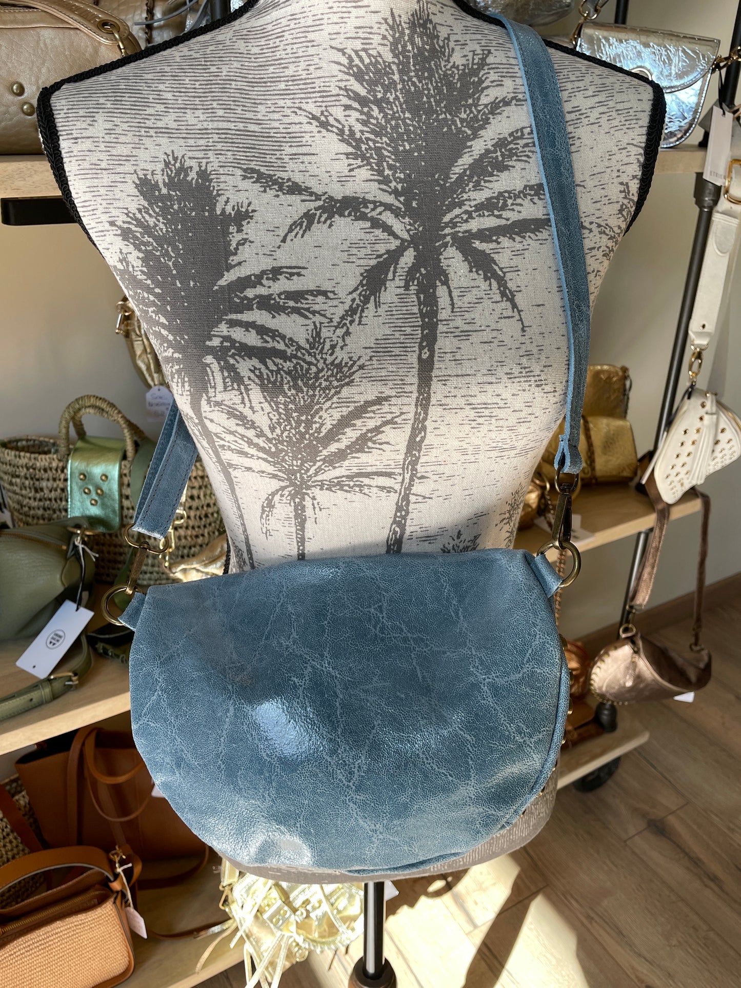 Banane Clem en cuir brossé clouté - Bleu