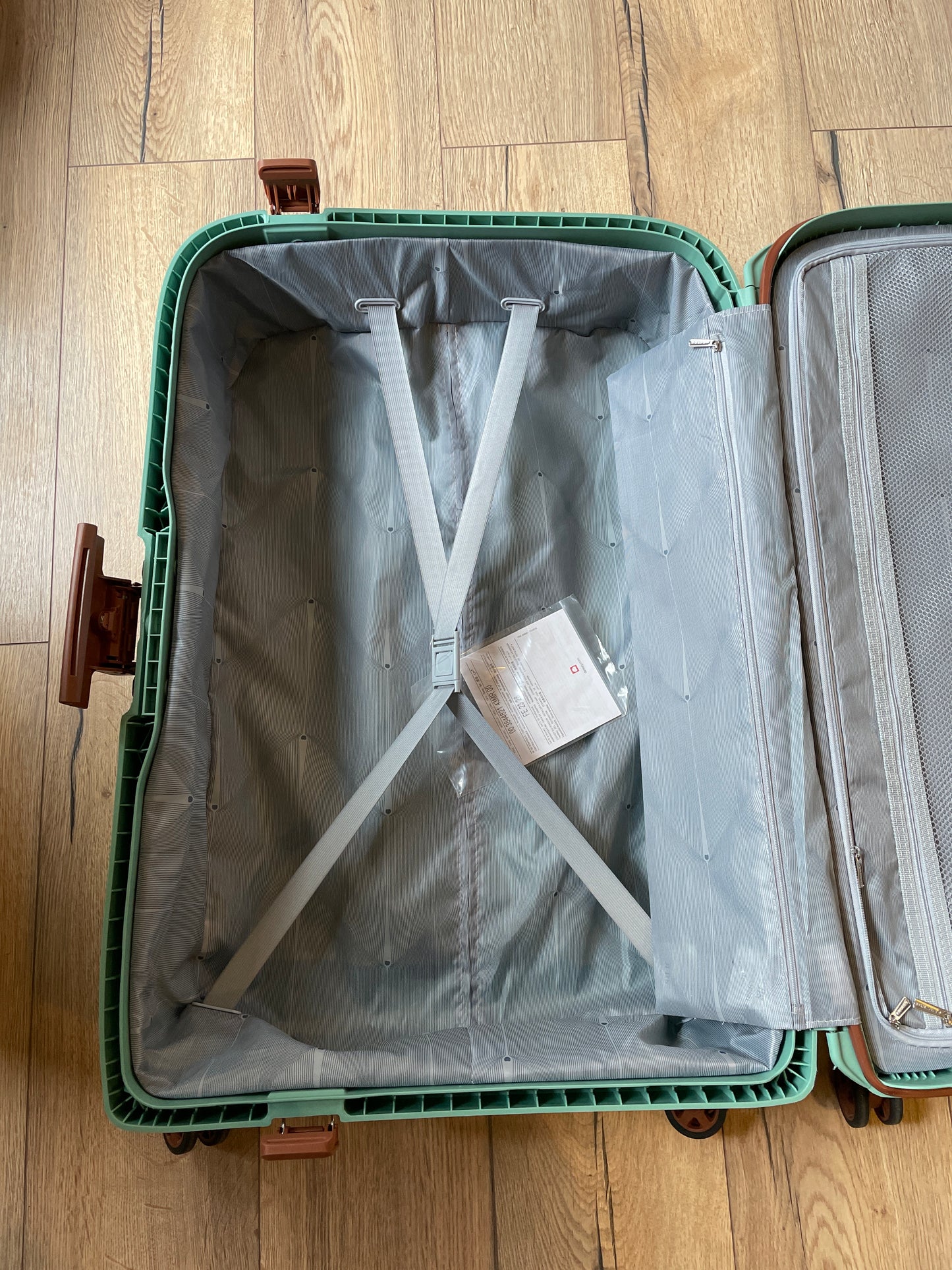 Valise Moncey - Delsey 76 cm - coloris amande - disponible en boutique