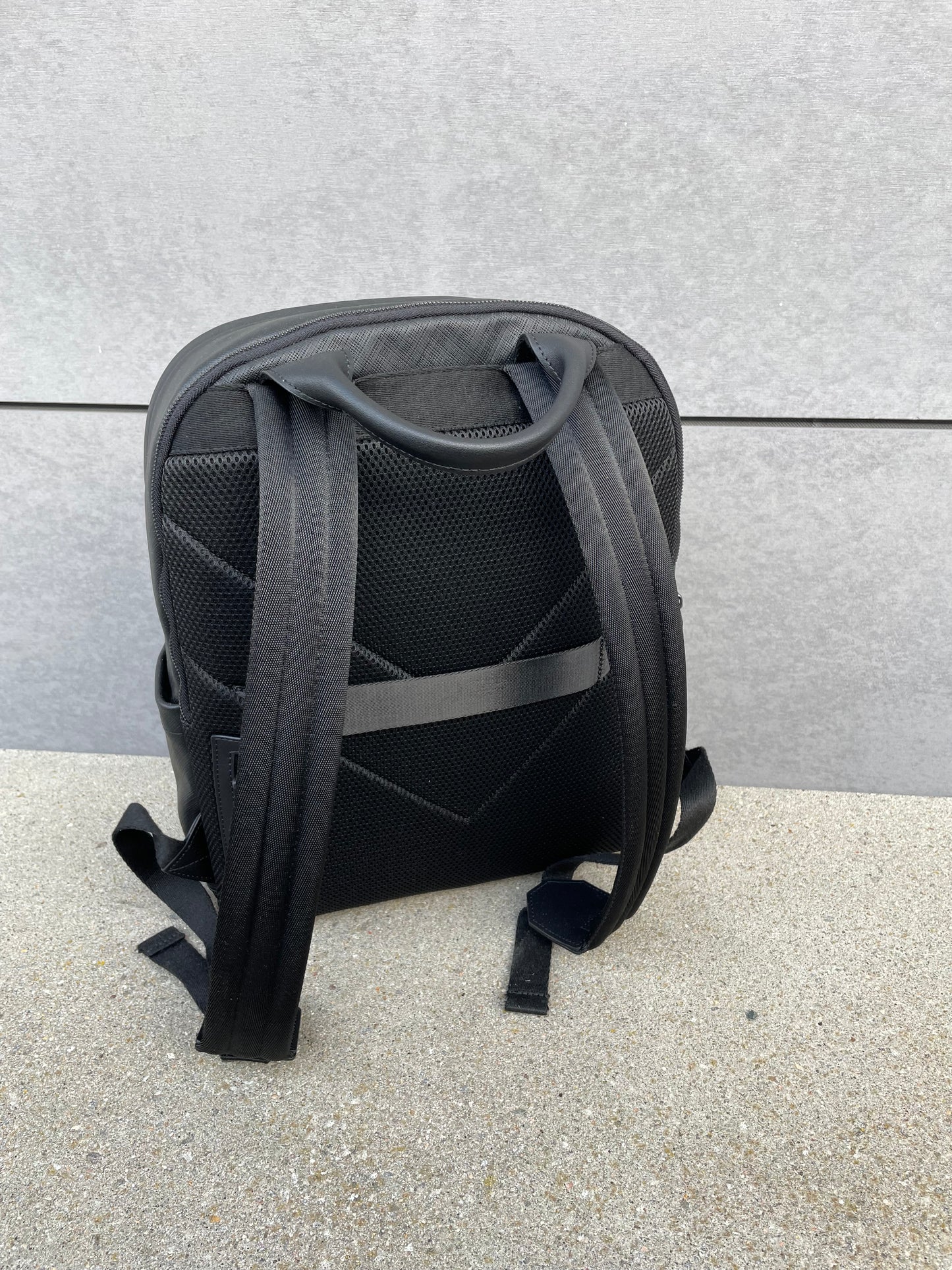 Sac à dos business en cuir Ligne Flèche 2 compartiments + PC 15’´- ETRIER
