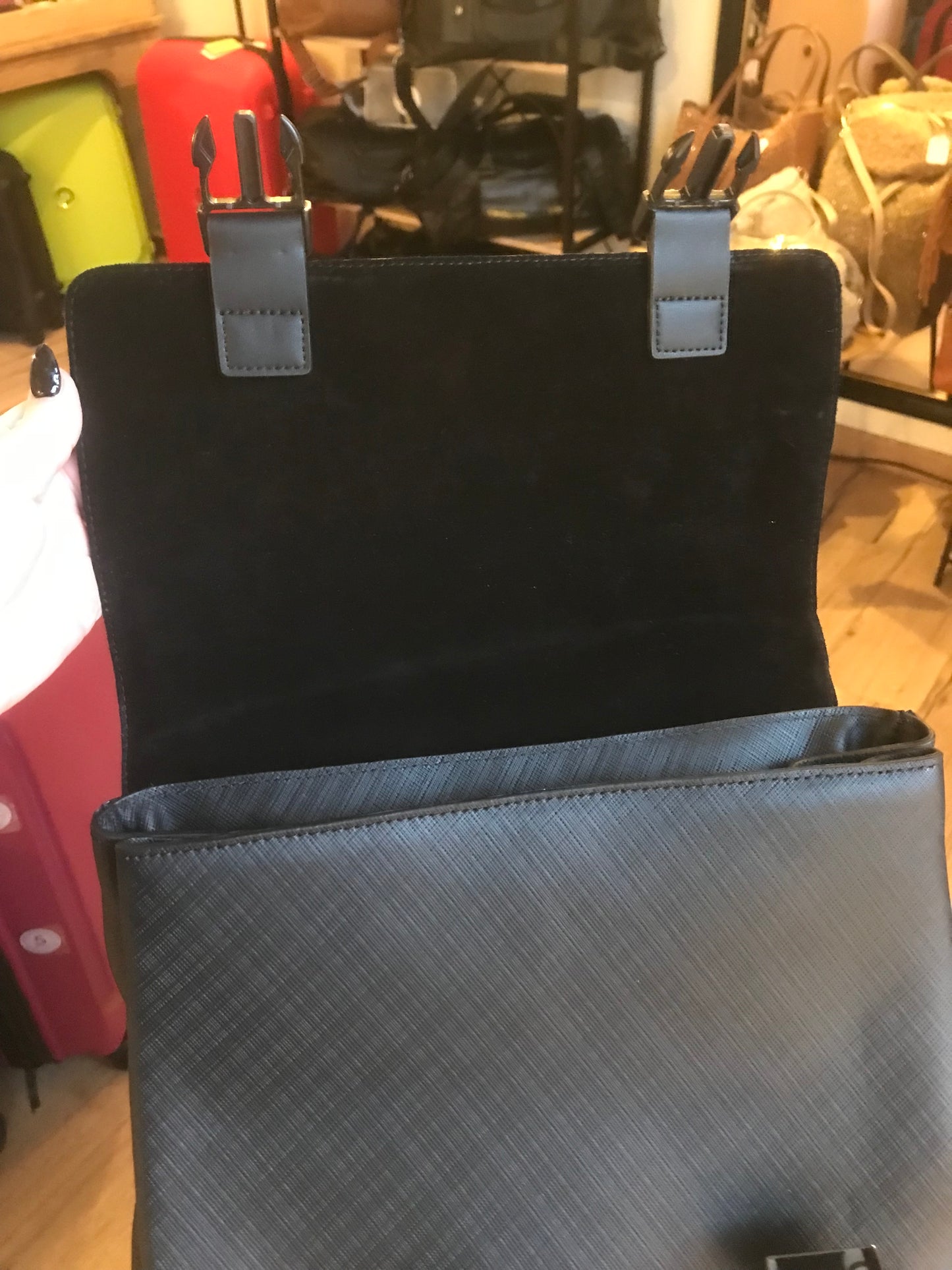 Sac à dos business en cuir ligne Flèche 1 compartiment PC 15’´- Etrier