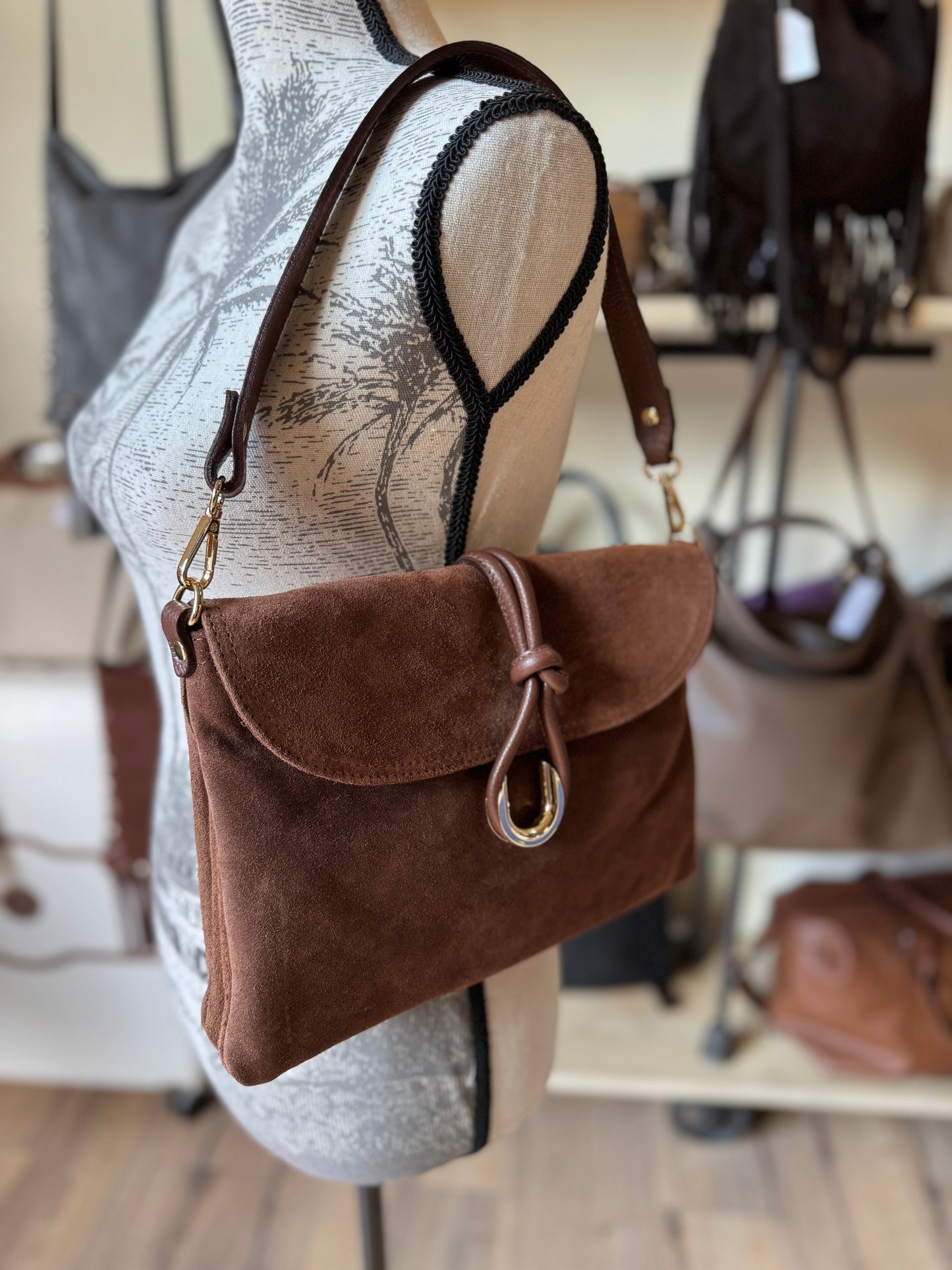 Sac Pochette Nattacha en cuir suédé coloris marron