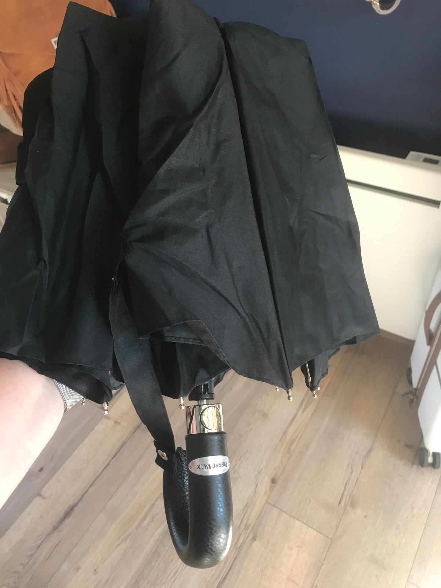 Parapluie pliant automatique noir poignée en cuir Pierre Vaux