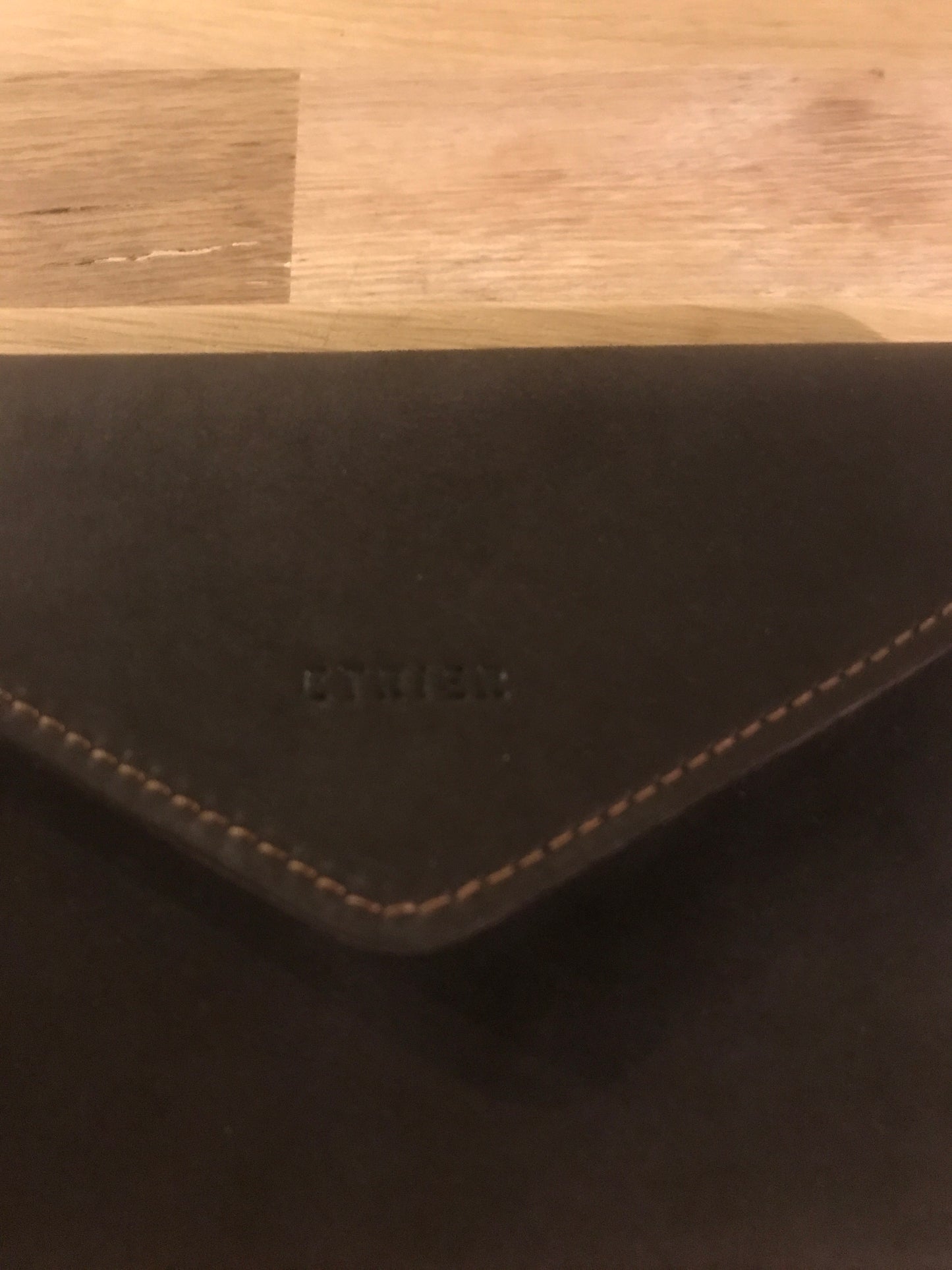 Porte-papiers en cuir marron foncé ligne Oil - Etrier