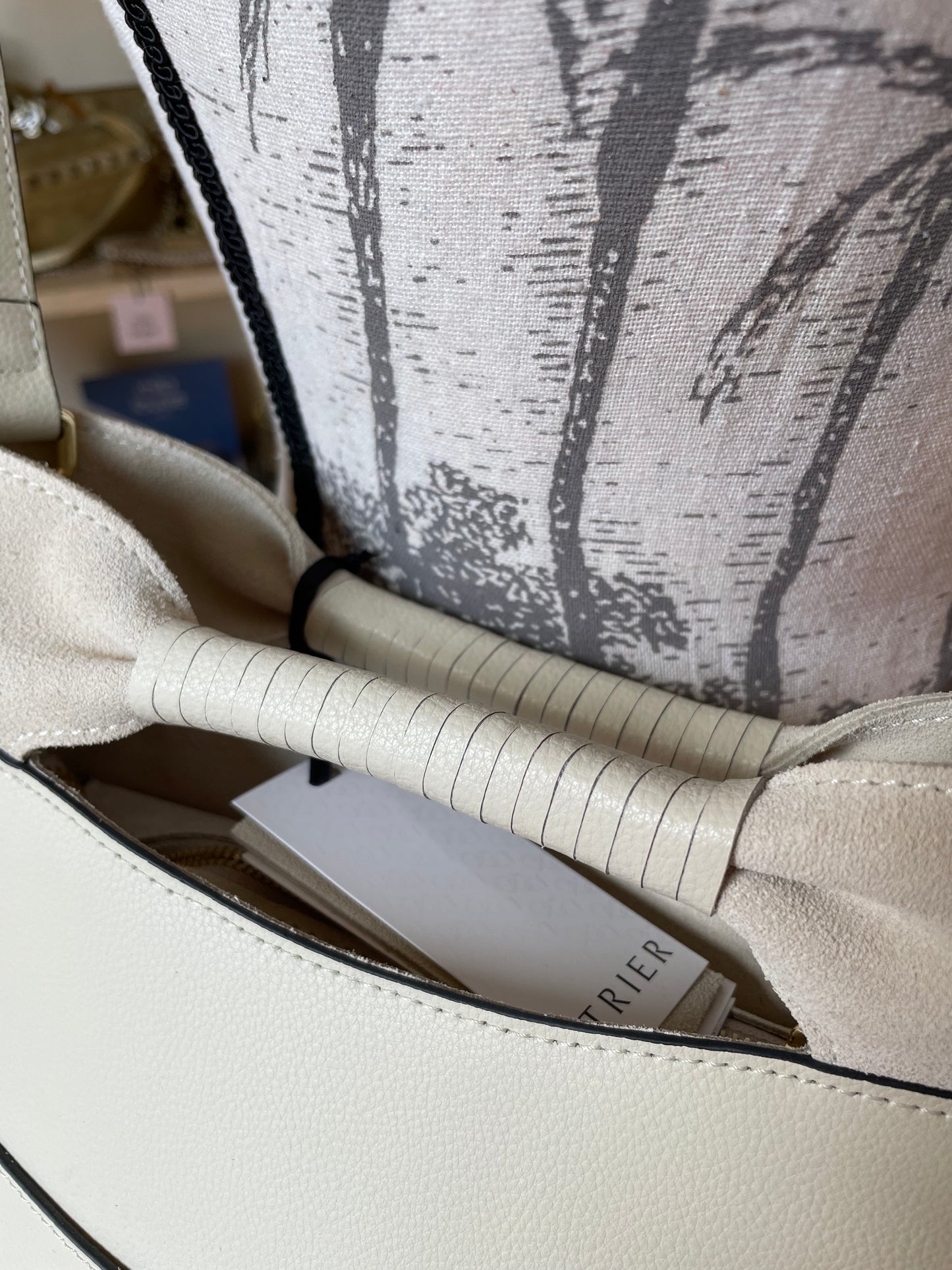 Sac bandoulière Voltige rock en cuir coloris craie