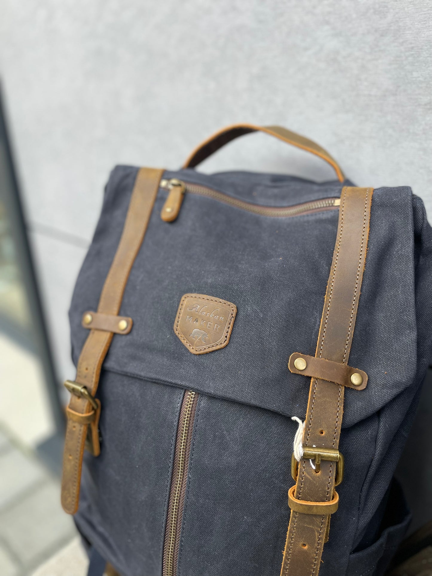 Sac à dos au look vintage en toile waxée et cuir - Alaskan Maker