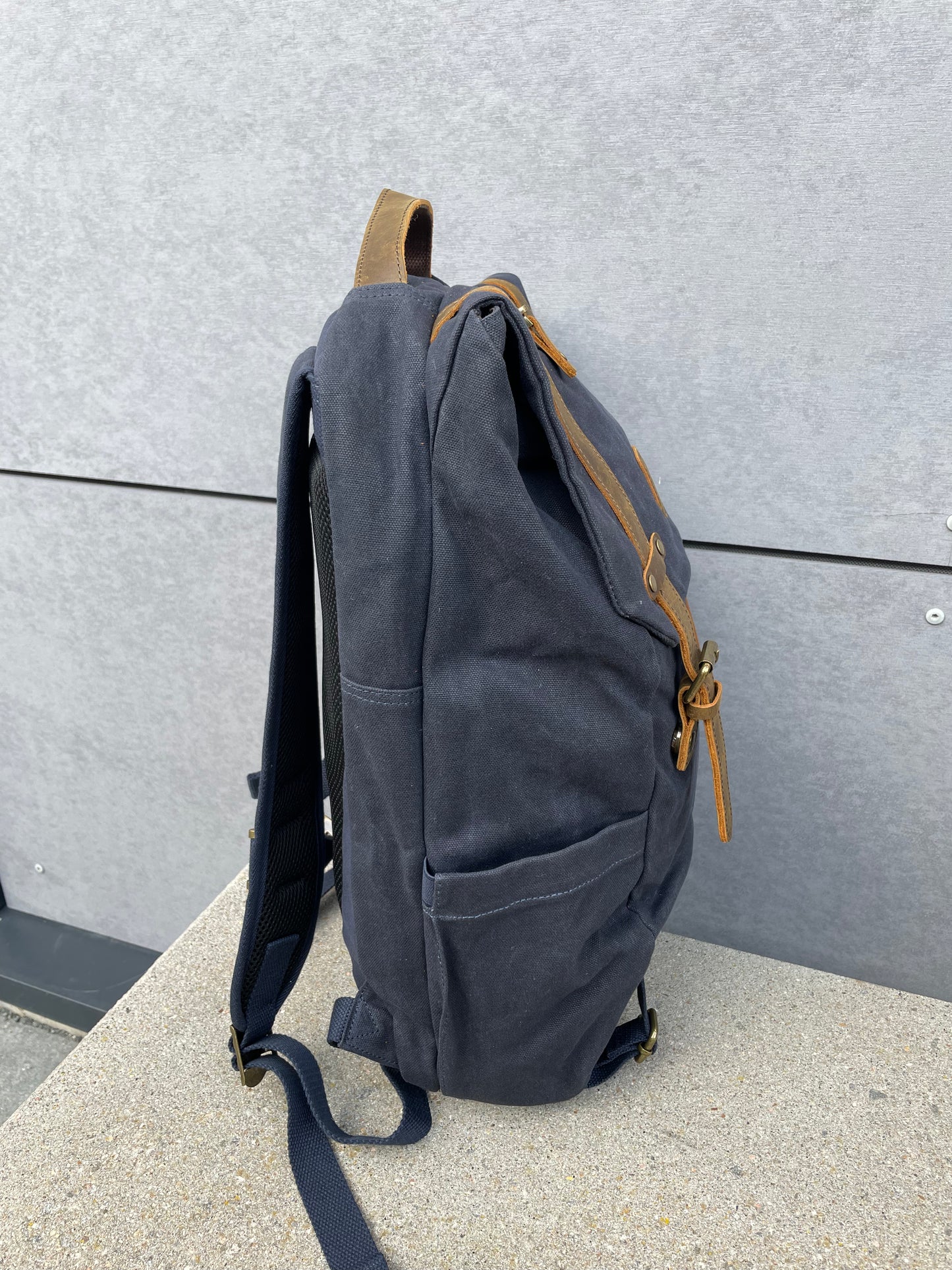 Sac à dos au look vintage en toile waxée et cuir - Alaskan Maker