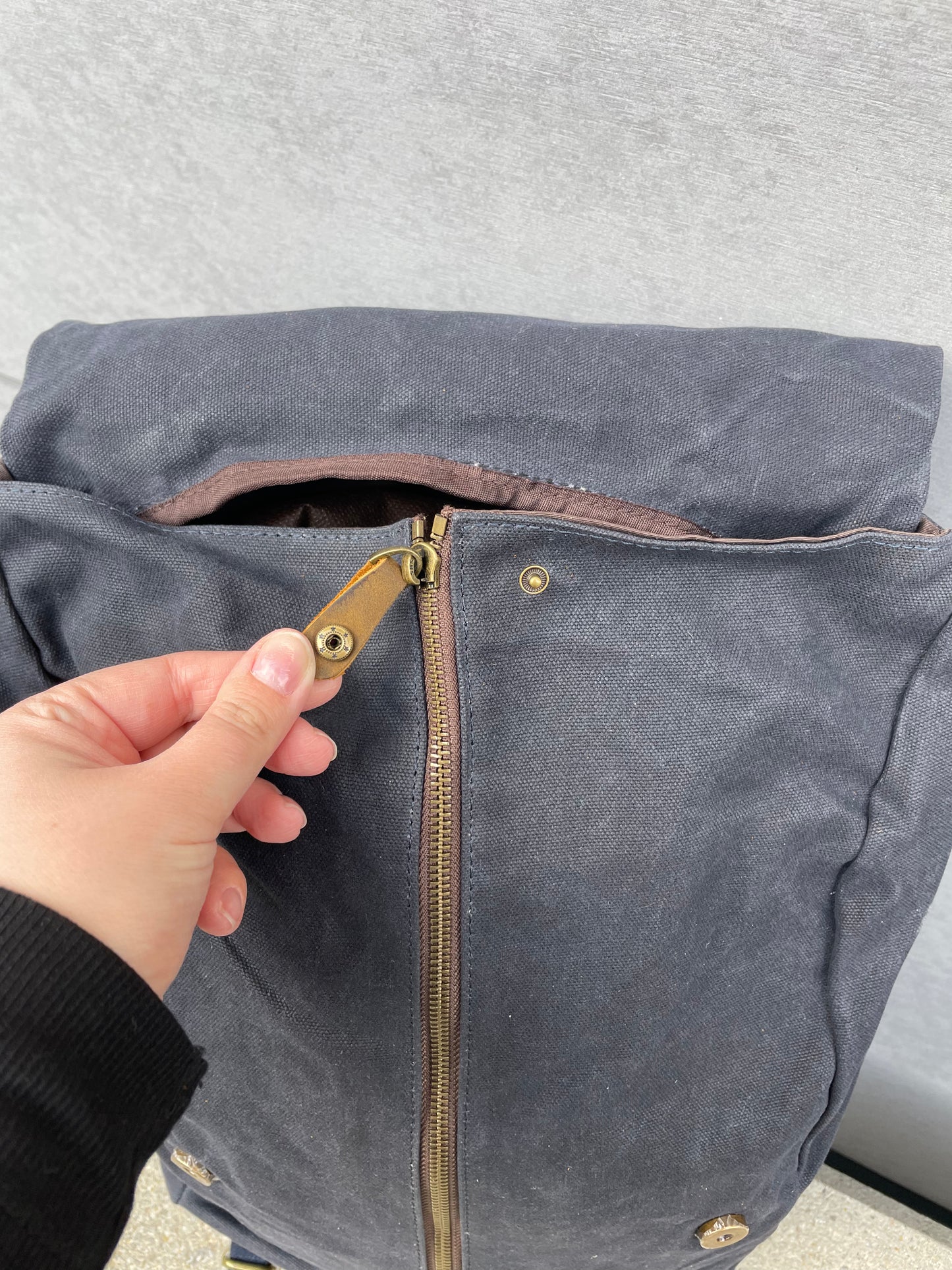 Sac à dos au look vintage en toile waxée et cuir - Alaskan Maker