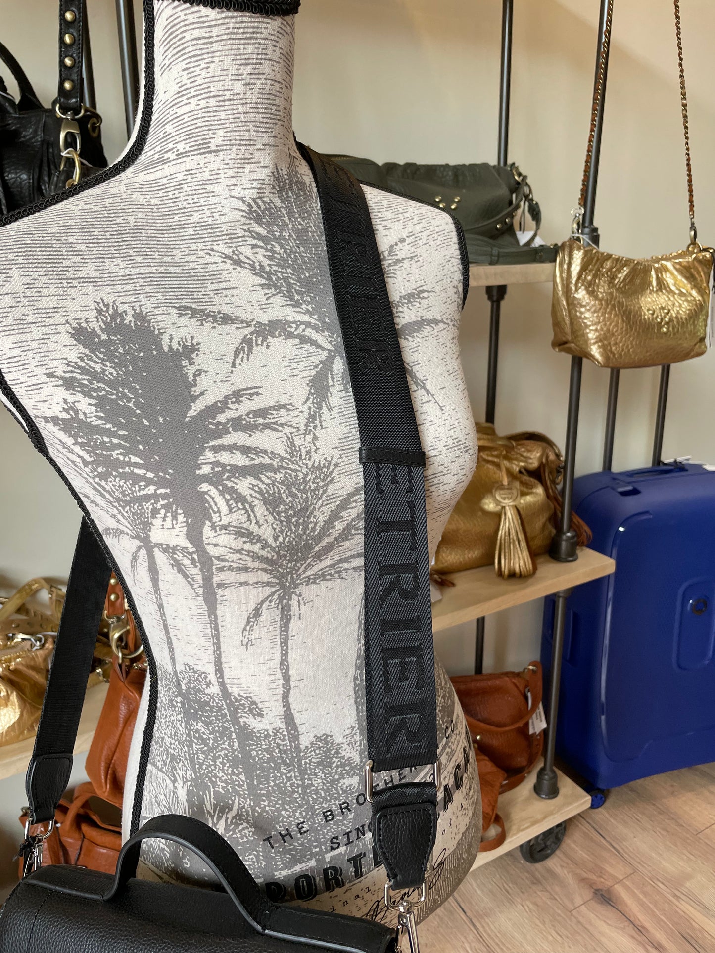 Sac bandoulière M Altesse en cuir noir Étrier