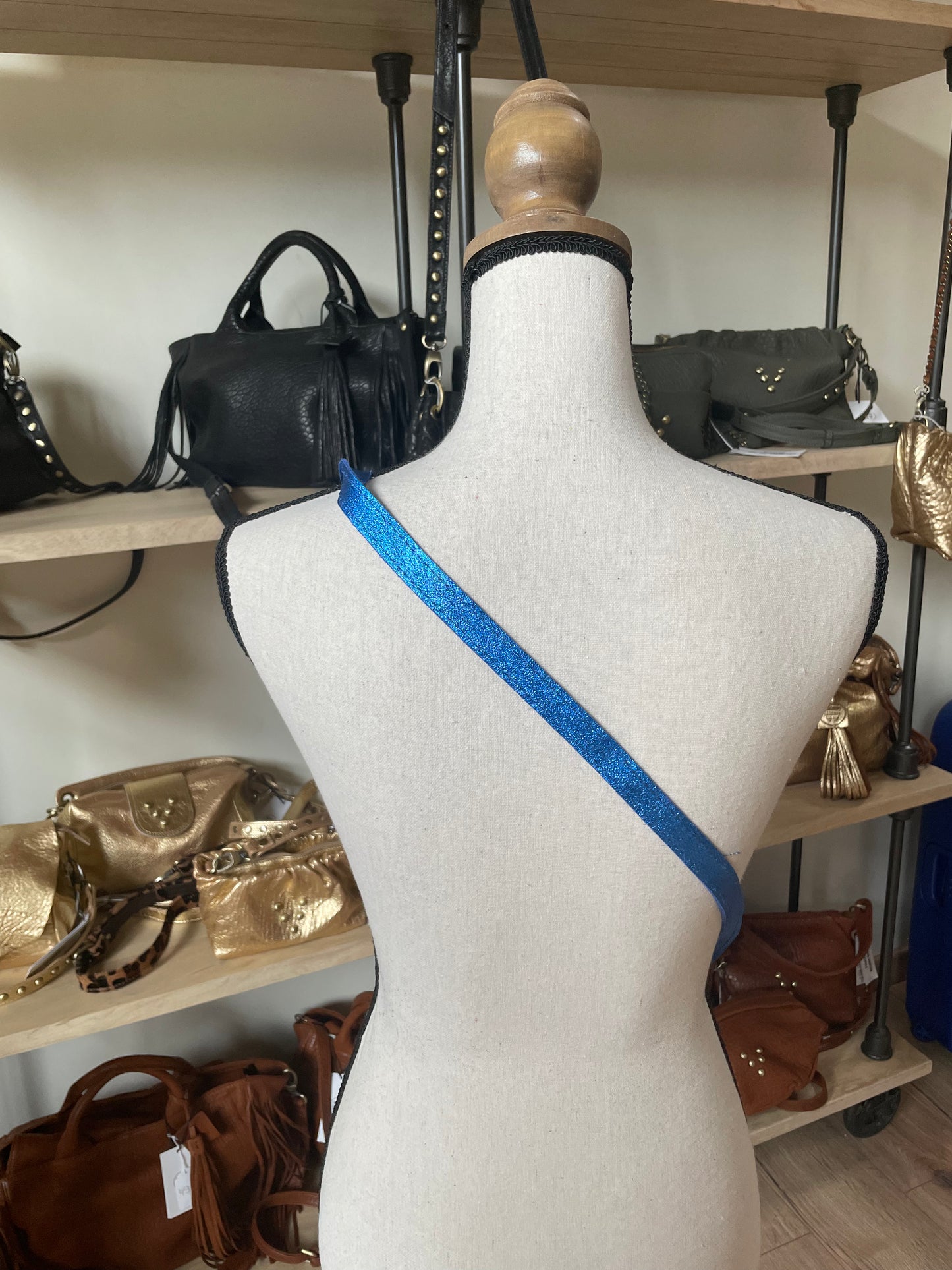 Banane Stella en cuir irisé coloris bleu