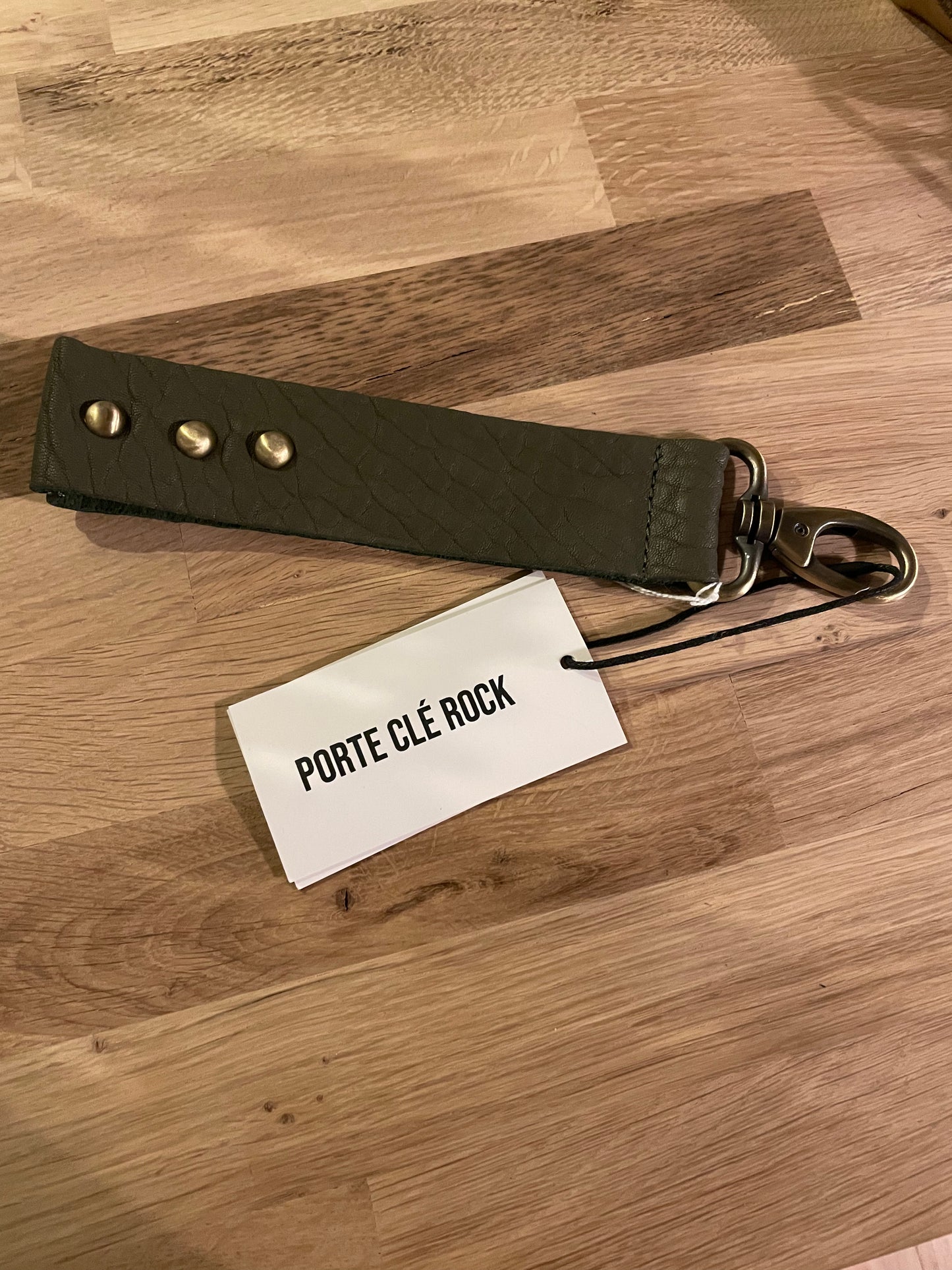 Porte clés Rock en cuir Green Shark - Virginie Darling