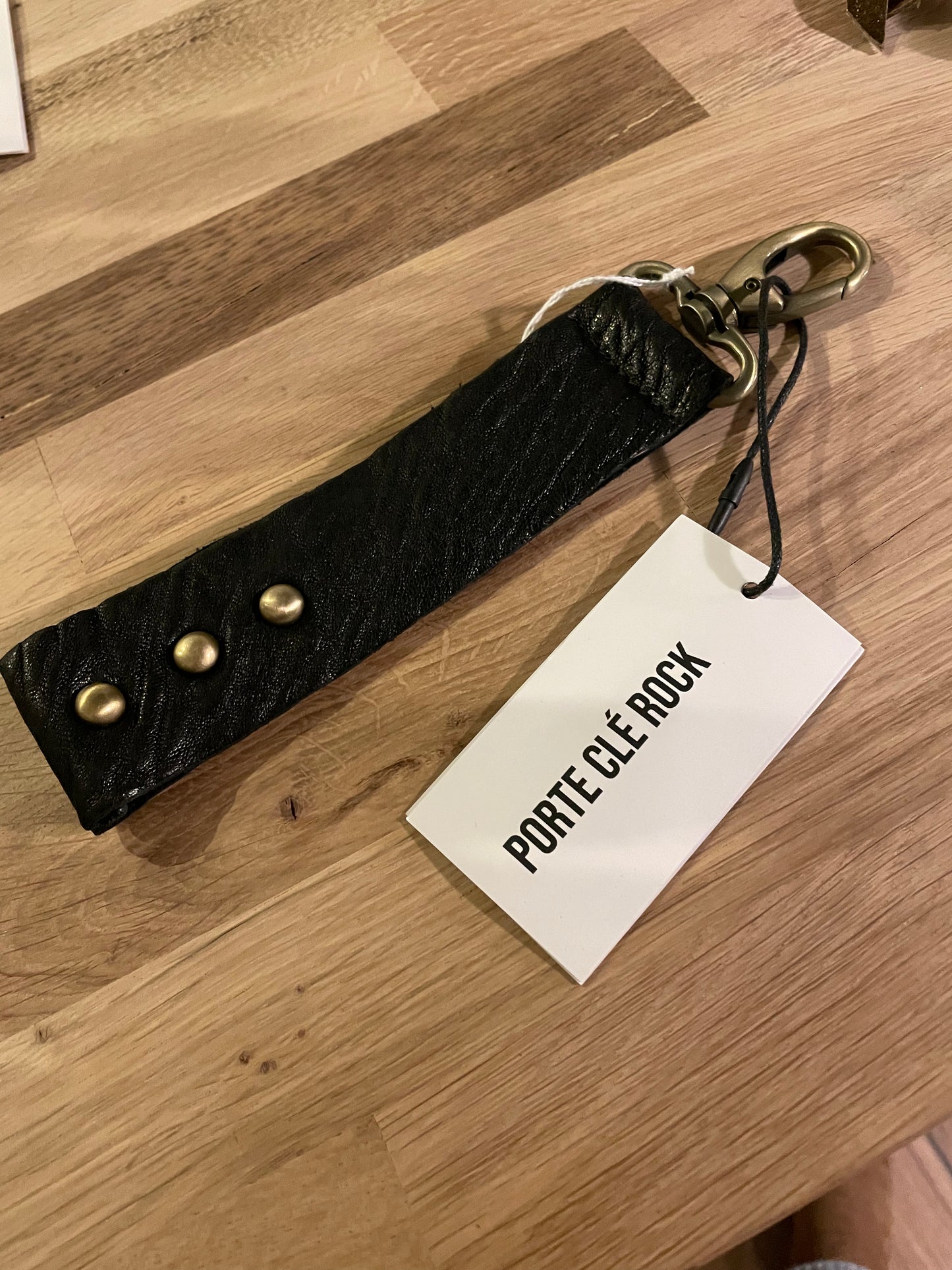 Porte clés ROCK en cuir noir -Virginie Darling