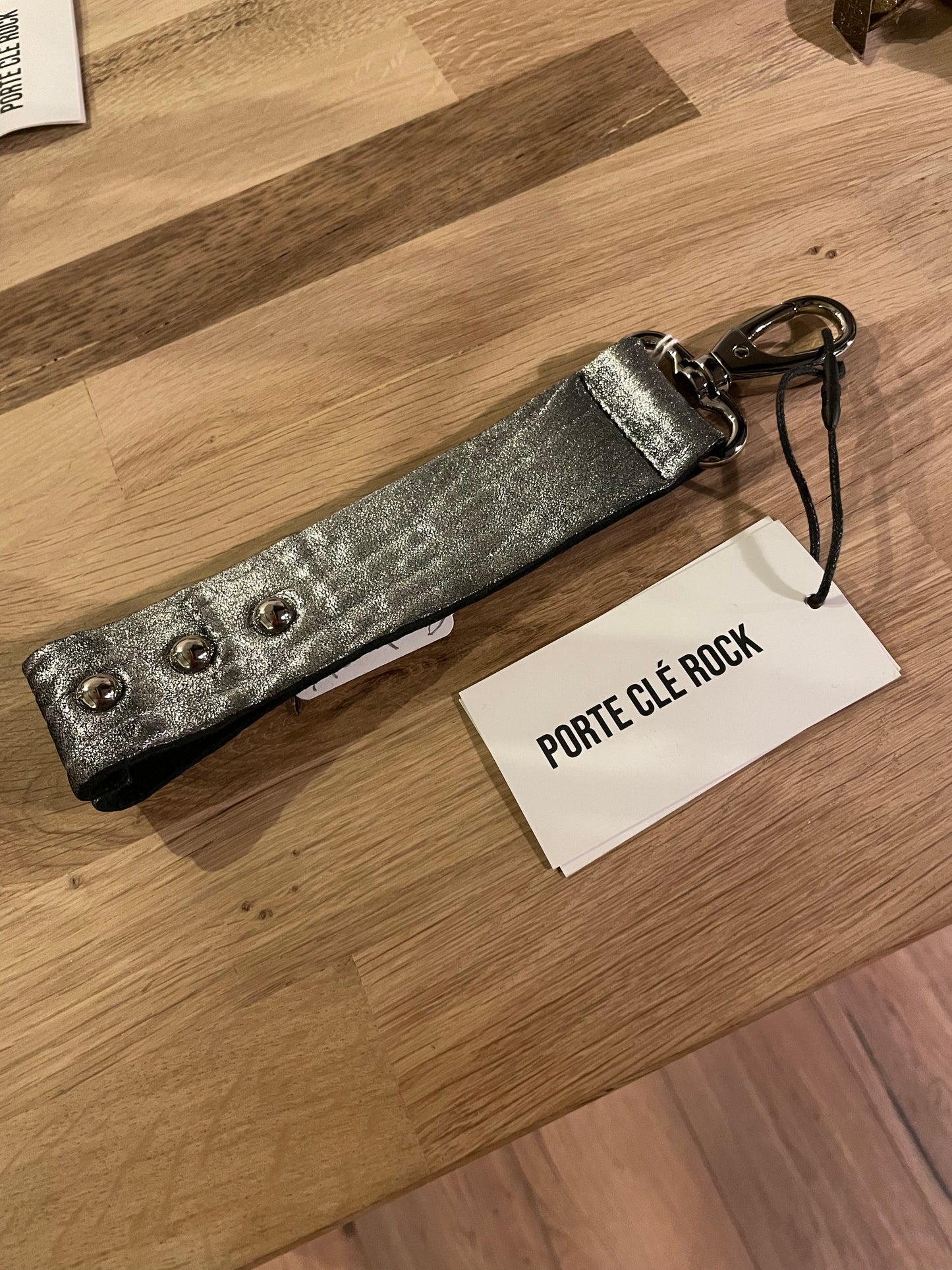 Porte clés Rock en cuir Argenté - Virginie Darling