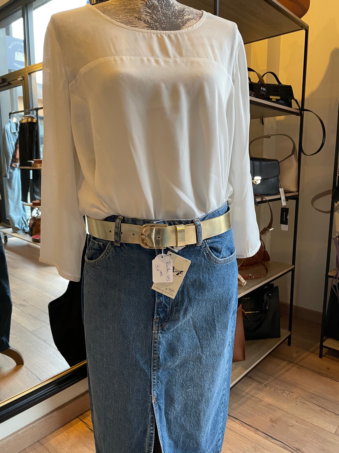 Ceinture en cuir dorée (Lisa Gold)