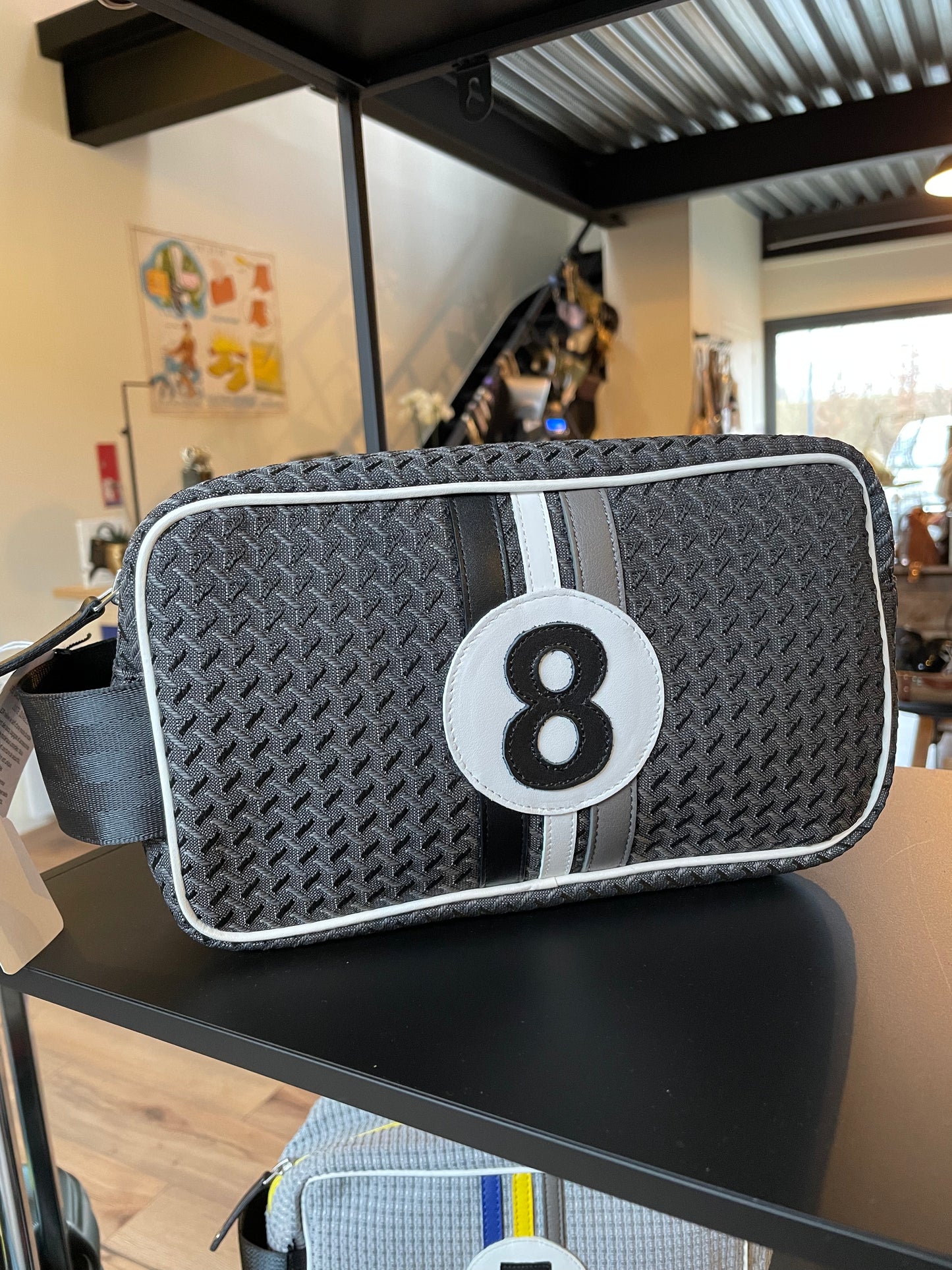 Trousse de toilette E2R grise chiffre 8