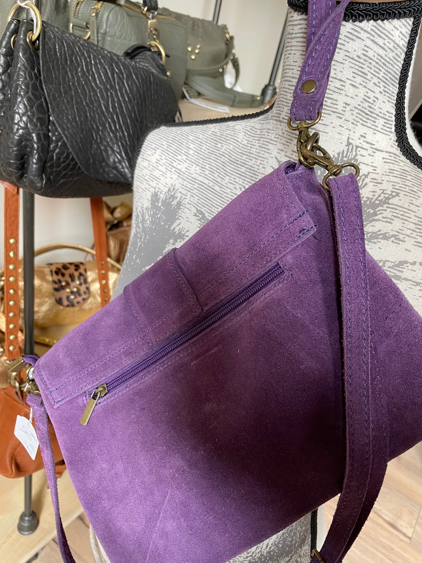 Sac bandoulière / Pochette en daim violet Country