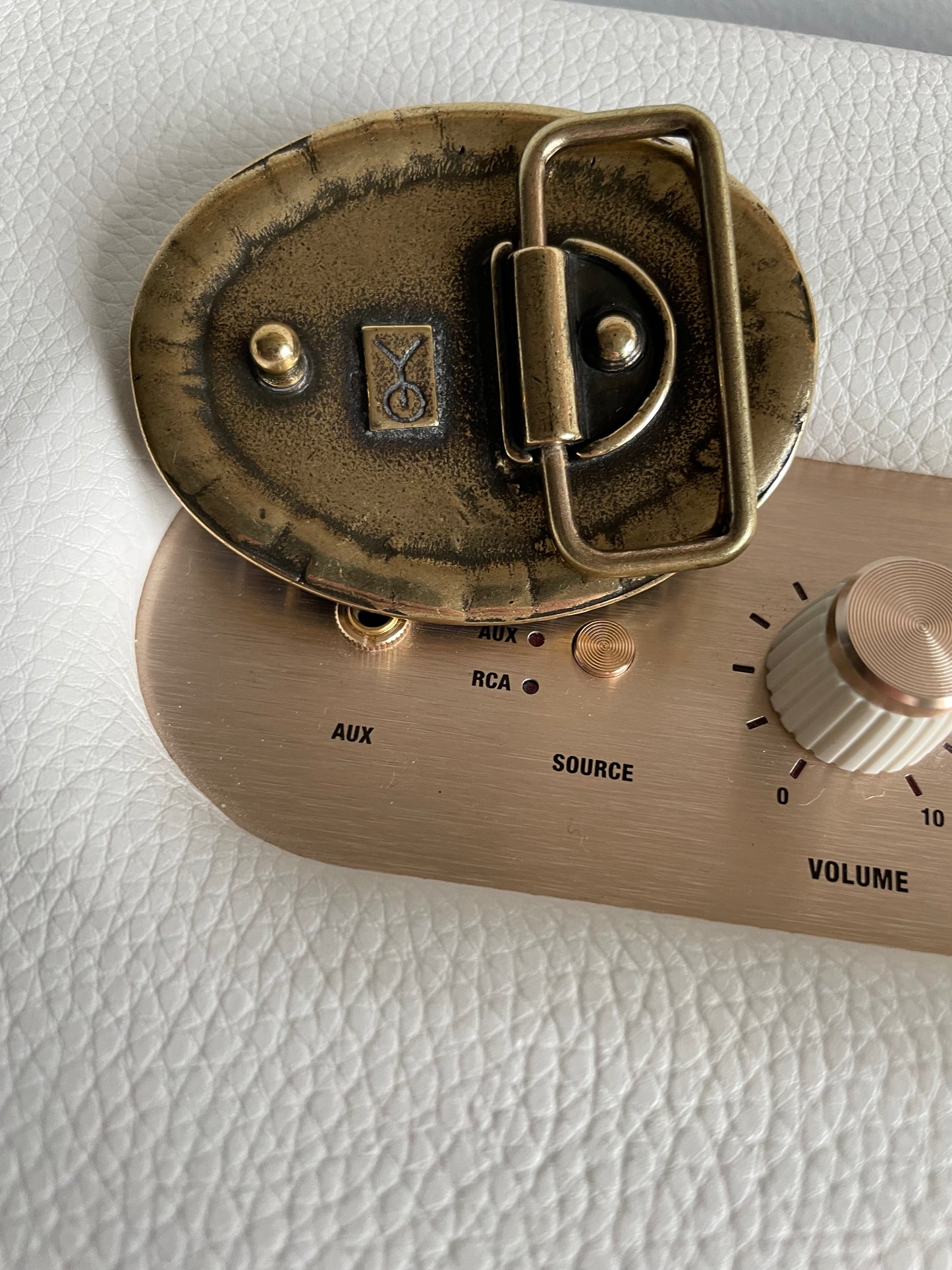 Boucle YOLETE Email veiné & strass vieil or et vert