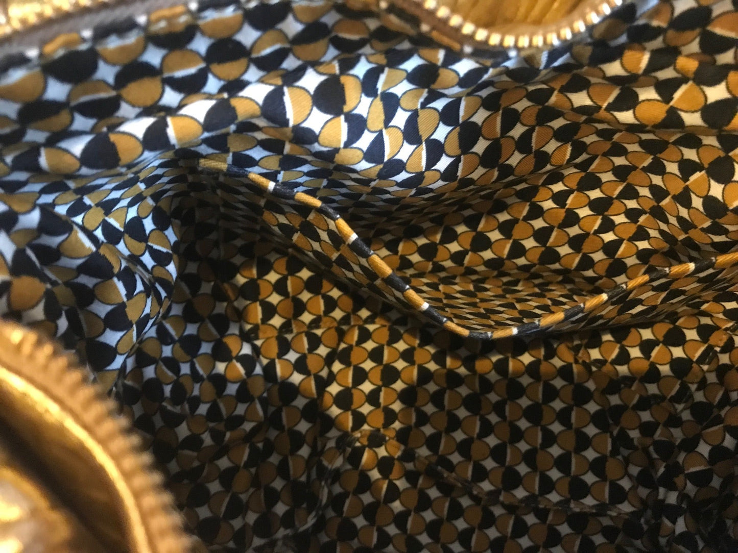 Sac Pouch Regina Or - VIRGINIE DARLING