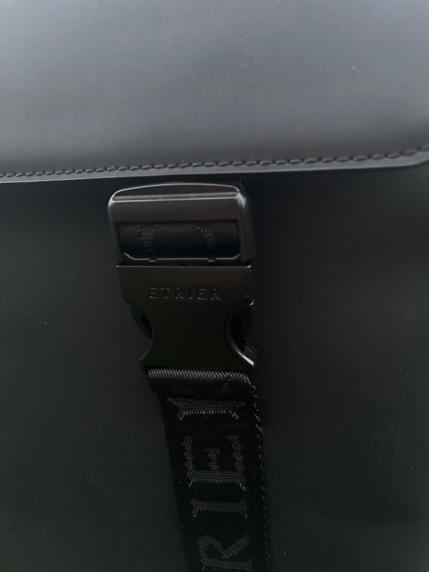 Sac à dos Impulsion business 1 compartiment + PC 15" - ÉTRIER - Coloris Noir