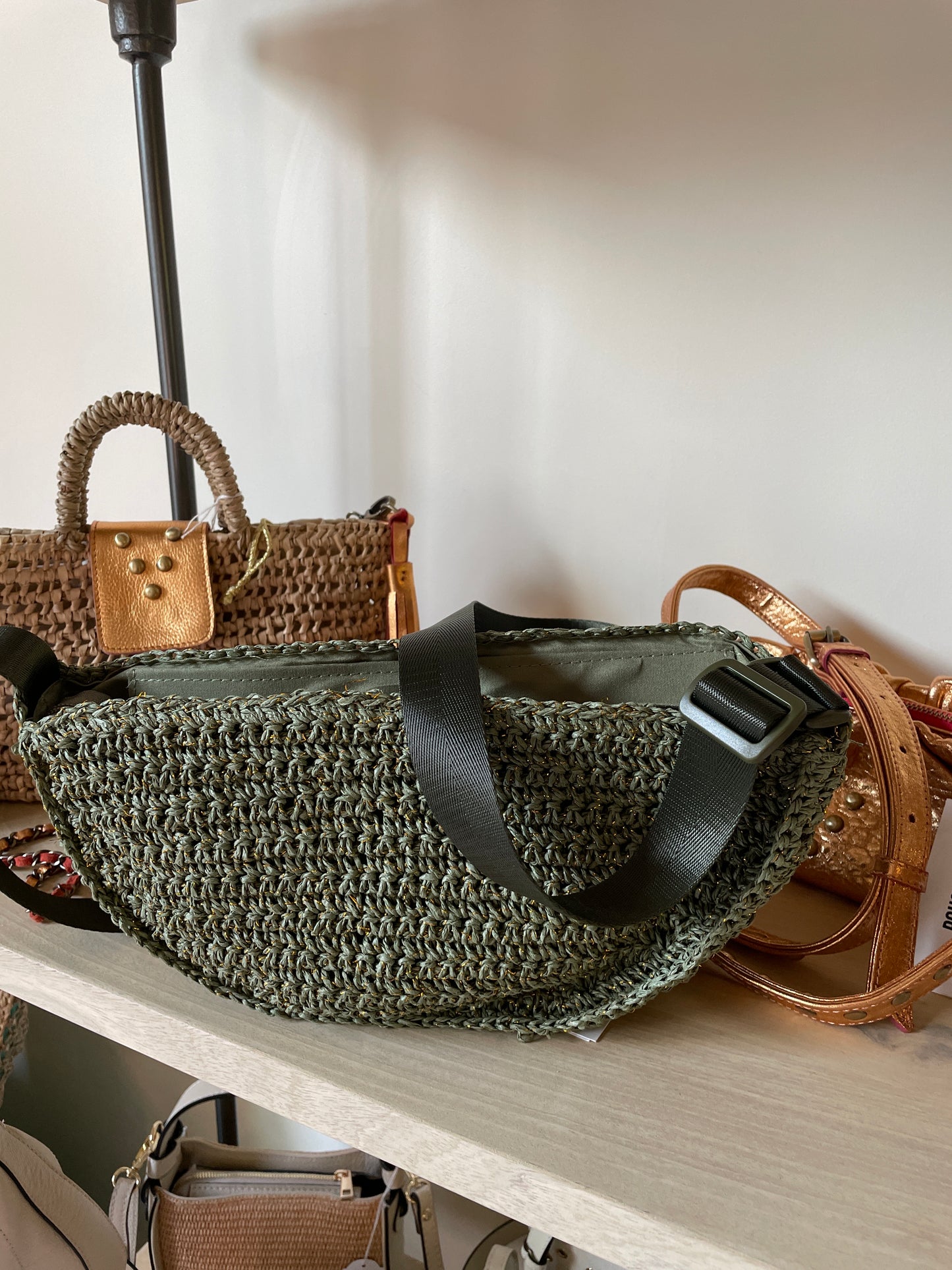 Banane demi lune tressée ROMY coloris Olive