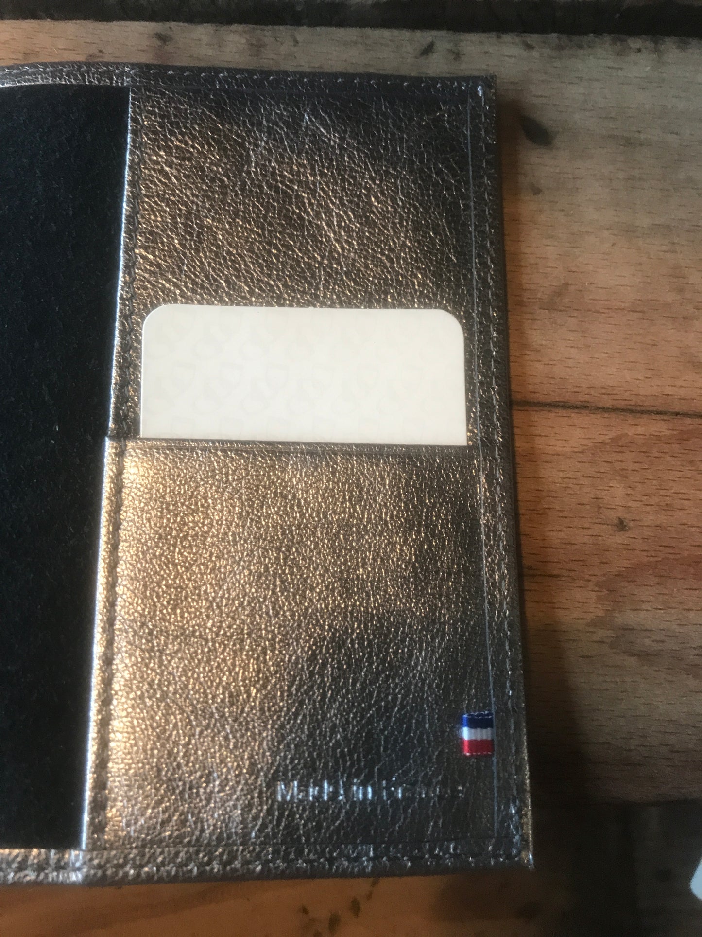 Étui à Passeport Étincelle irisée en cuir argenté - Étrier