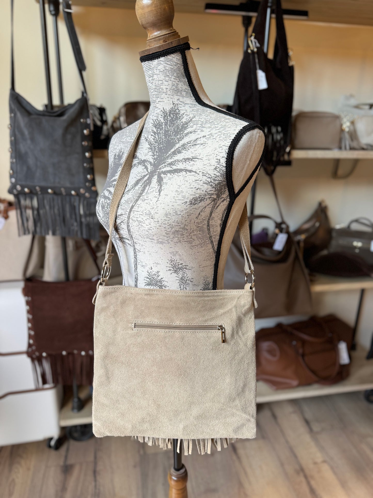 Sac Emma en daim et franges coloris sable