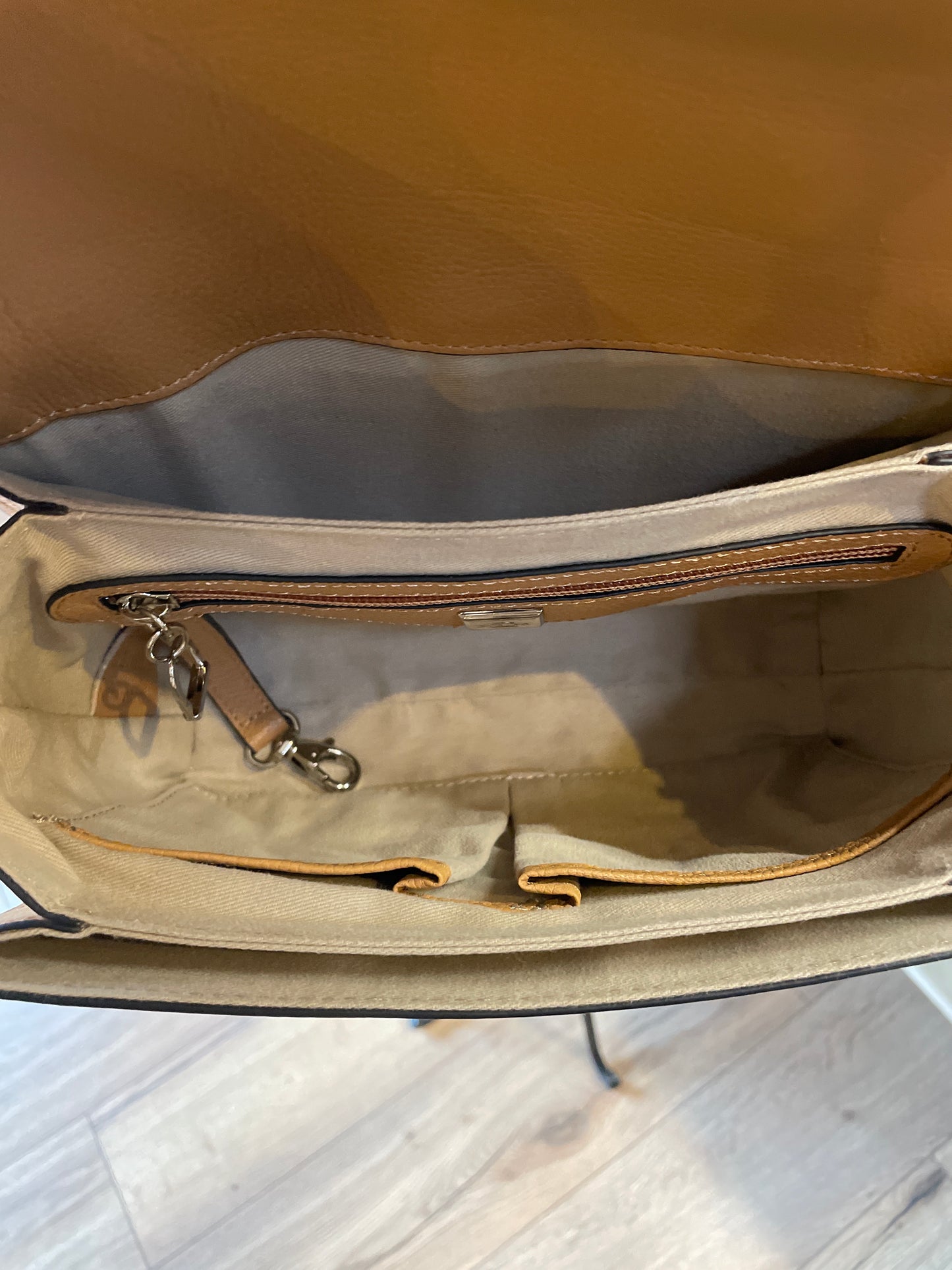 Sac bandoulière Altesse M en cuir grainé Ambre - Étrier